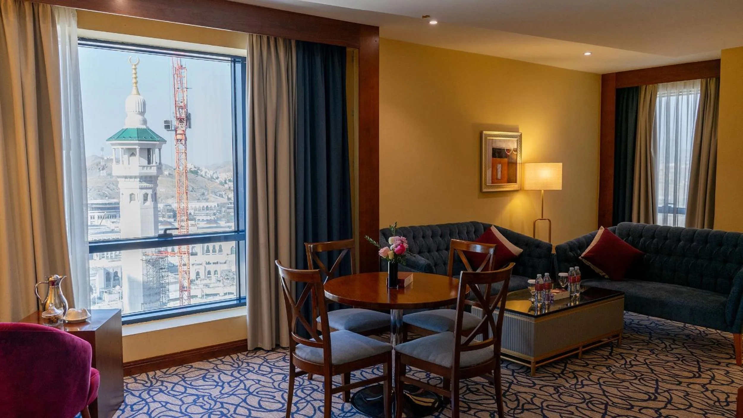 Seating area in Al Safwah Hotel First Tower 1
