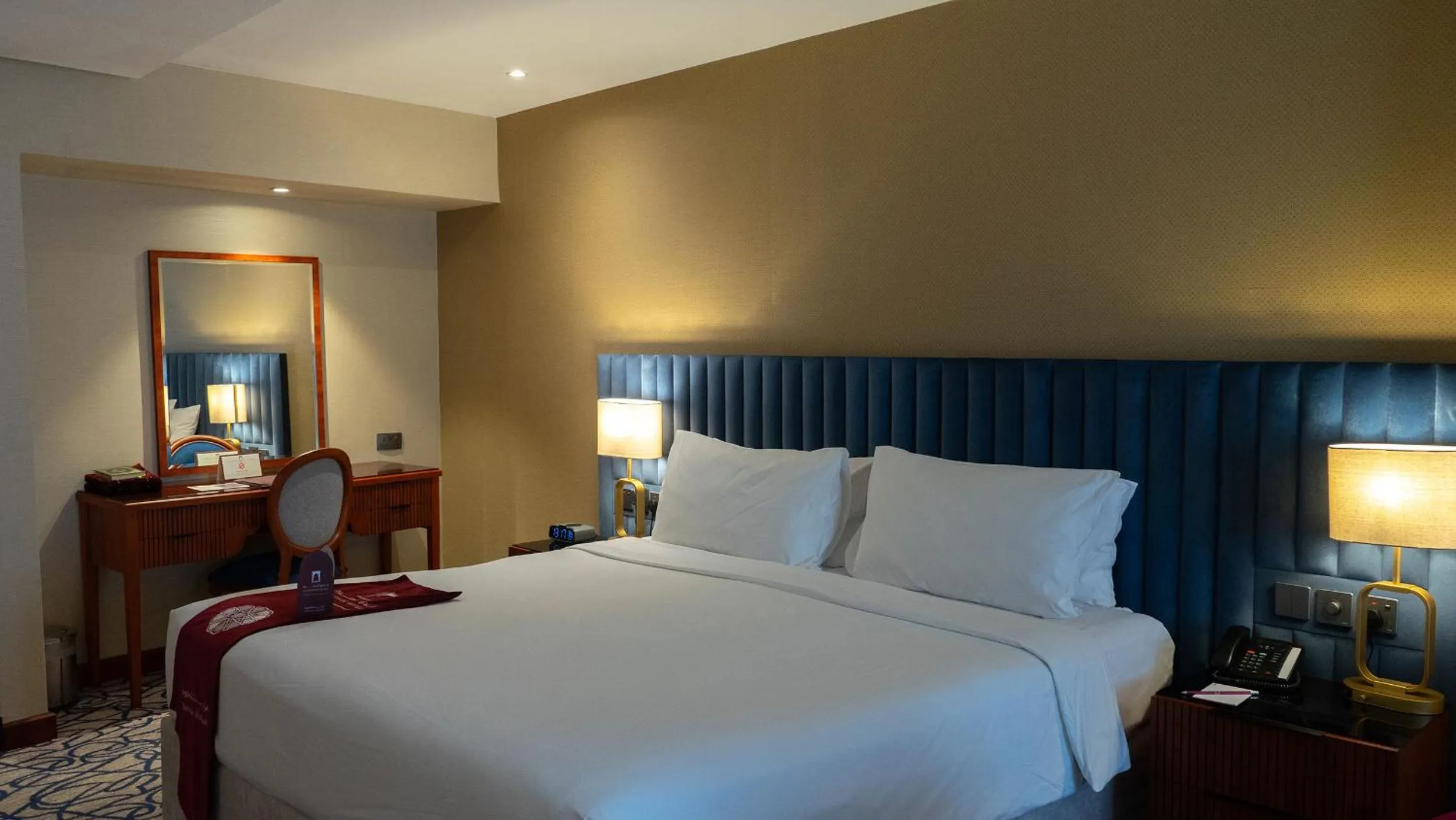 Bed in Al Safwah Hotel First Tower 1