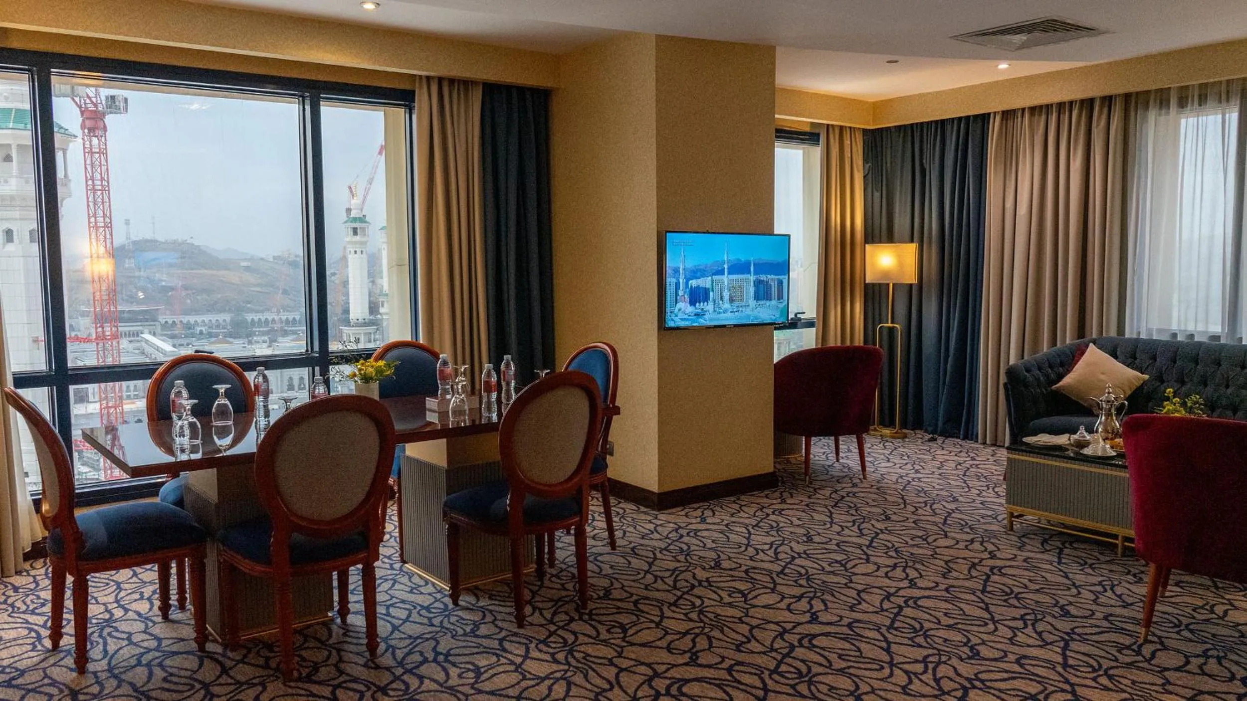Photo of the whole room in Al Safwah Hotel First Tower 1