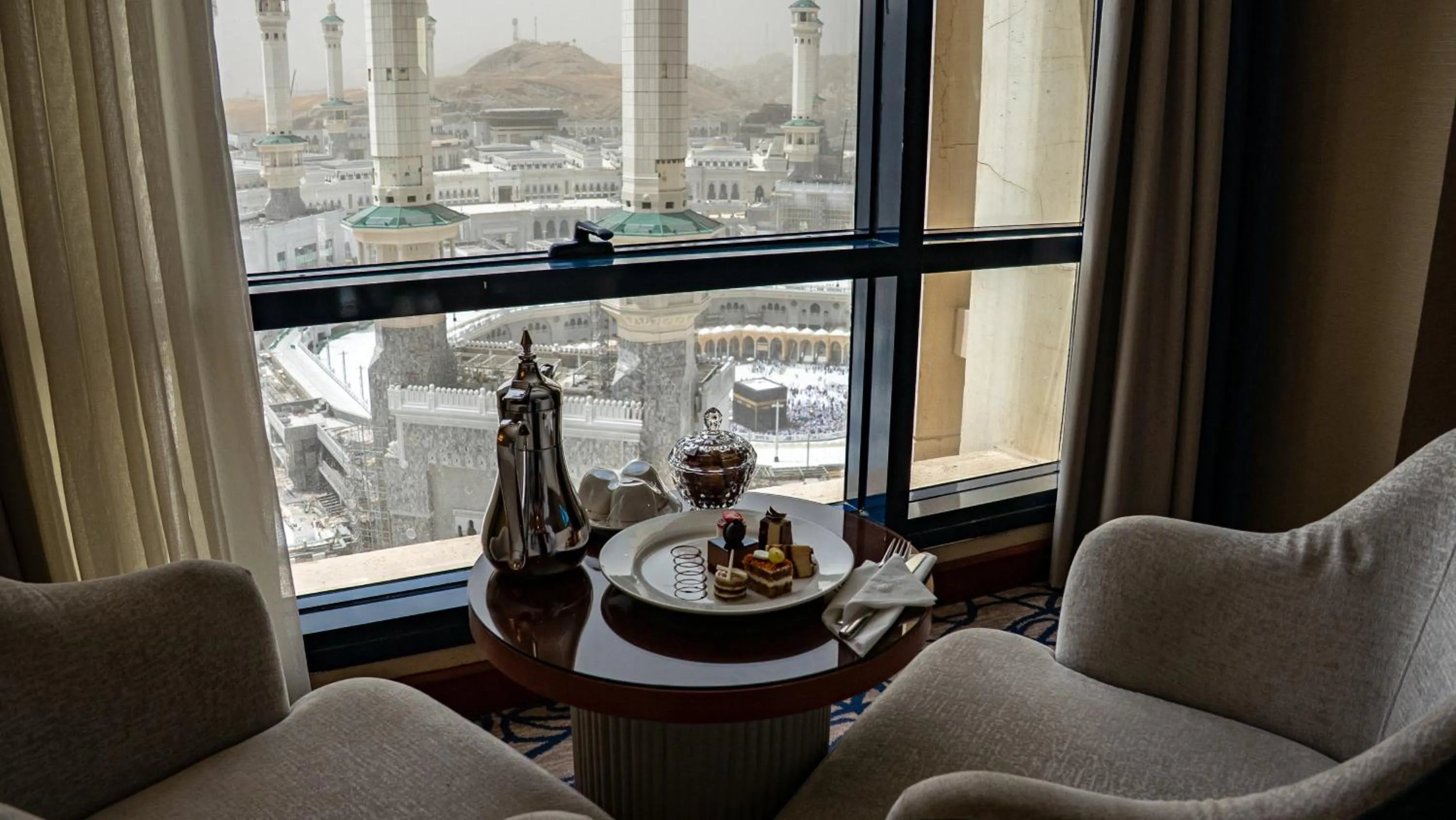 Bedroom in Al Safwah Hotel First Tower 1