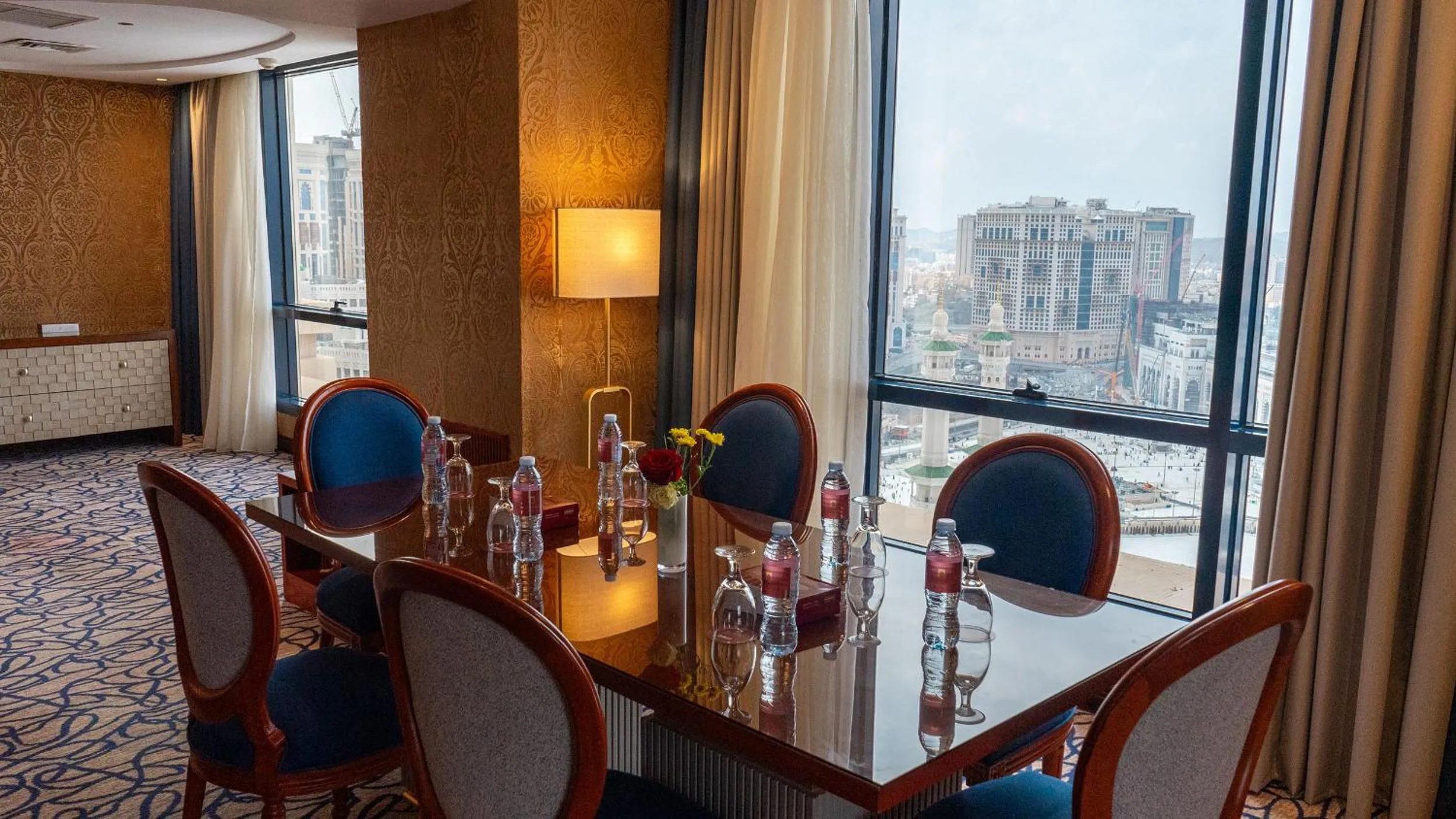 Seating area in Al Safwah Hotel First Tower 1