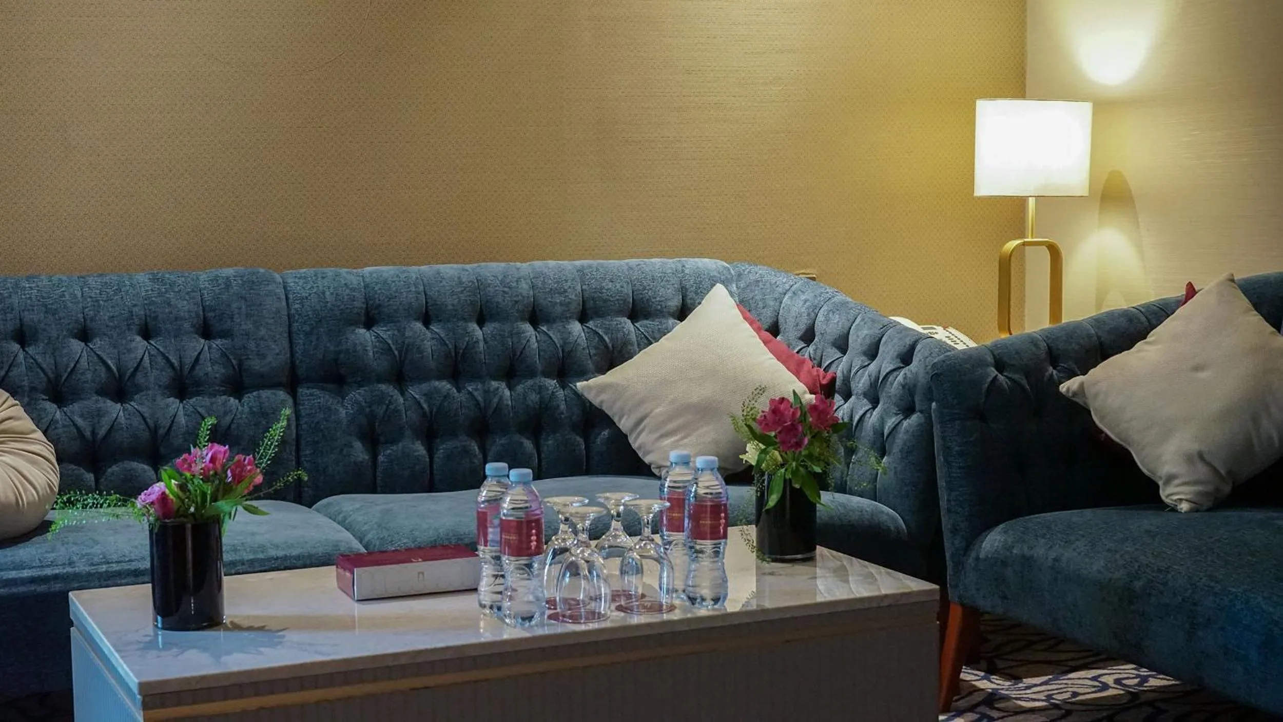 Seating area in Al Safwah Hotel First Tower 1