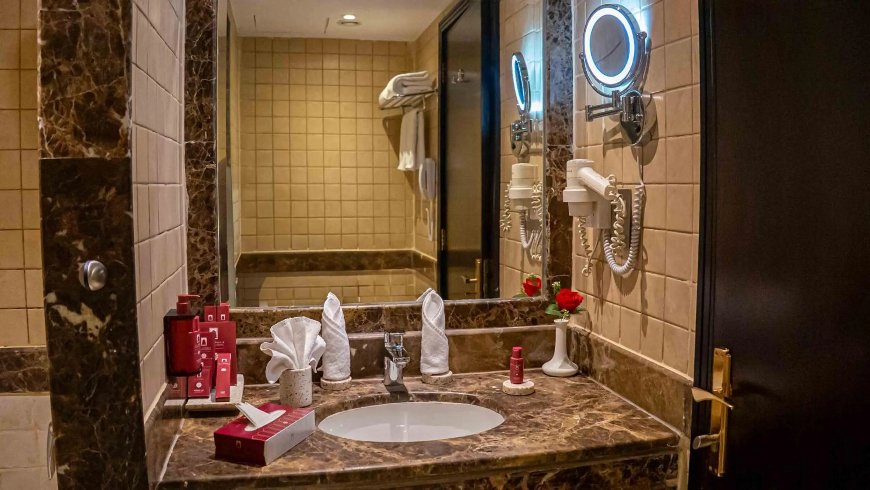 Toilet in Al Safwah Hotel First Tower 1