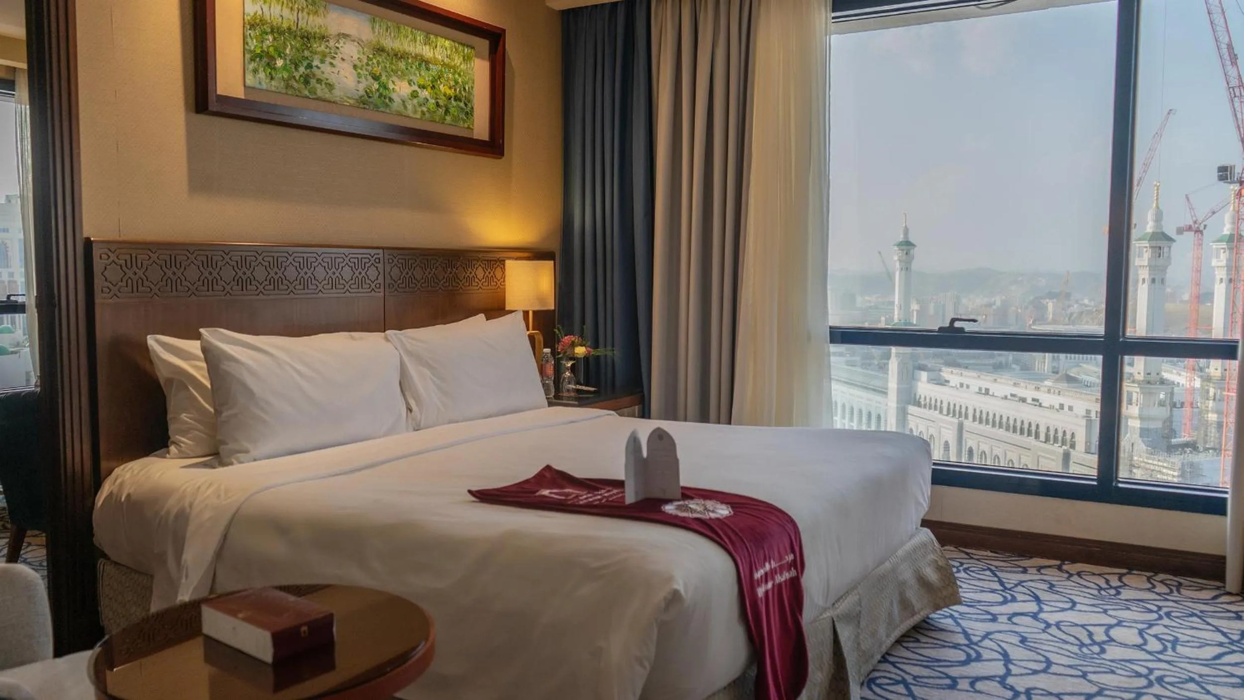 Bed in Al Safwah Hotel First Tower 1