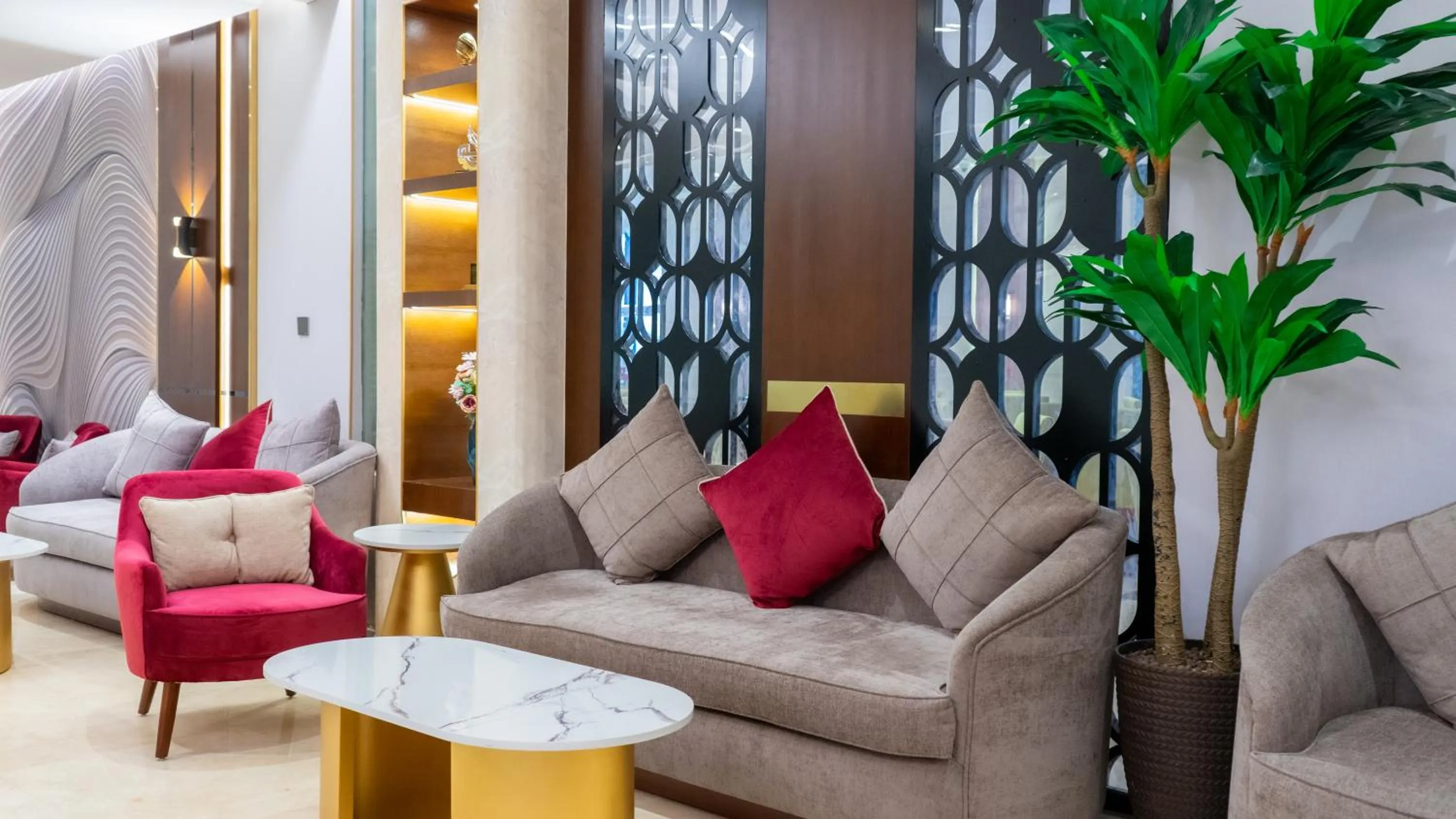 Lobby or reception in Al Safwah Hotel First Tower 1