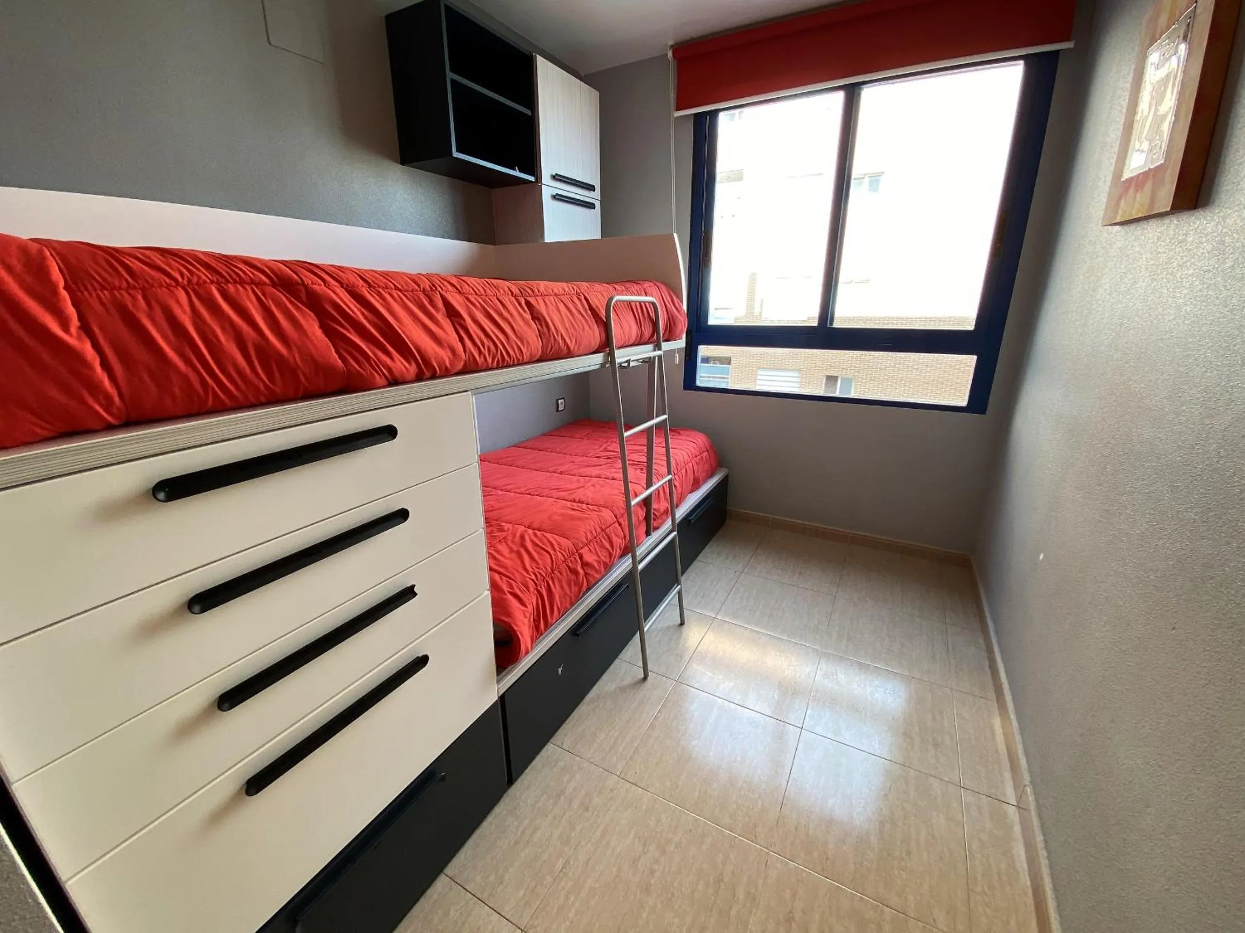 Bed in A468 - Villamar - 2004 Finestrat s.l.