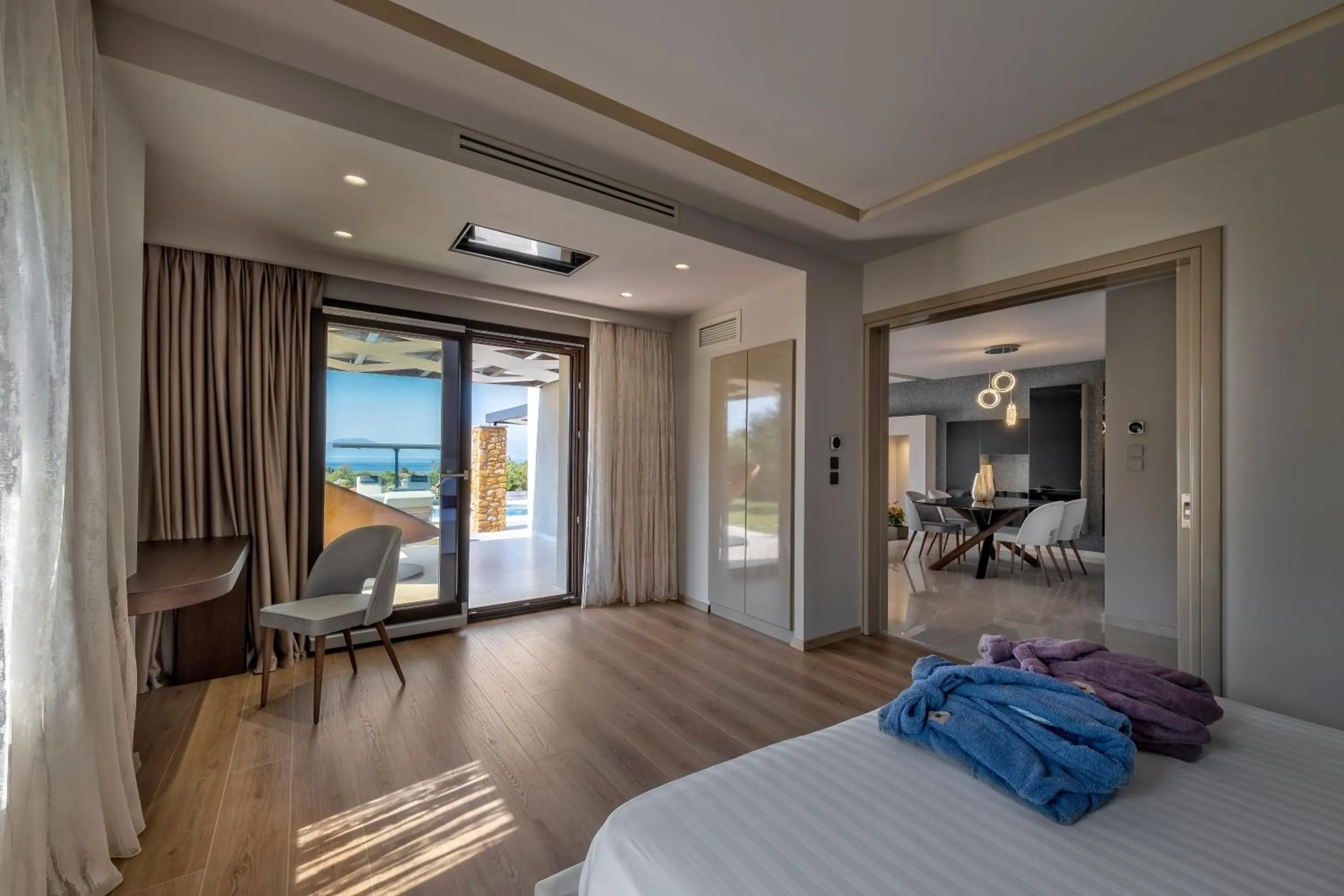 Bed in Iakovakis Suites & Spa