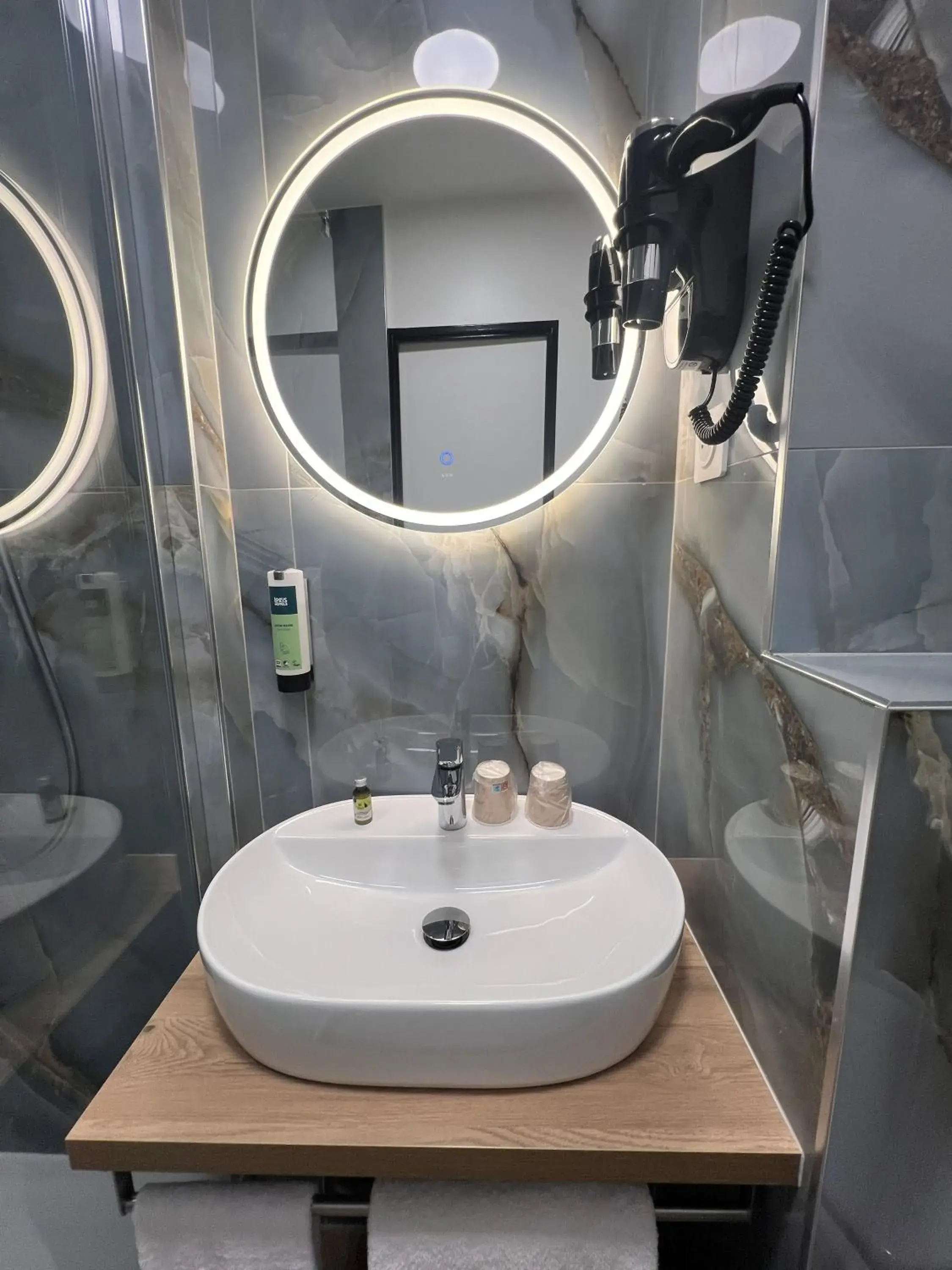 Twin Room in Logis Hotel Altina Twin Room in Logis Hotel Altina