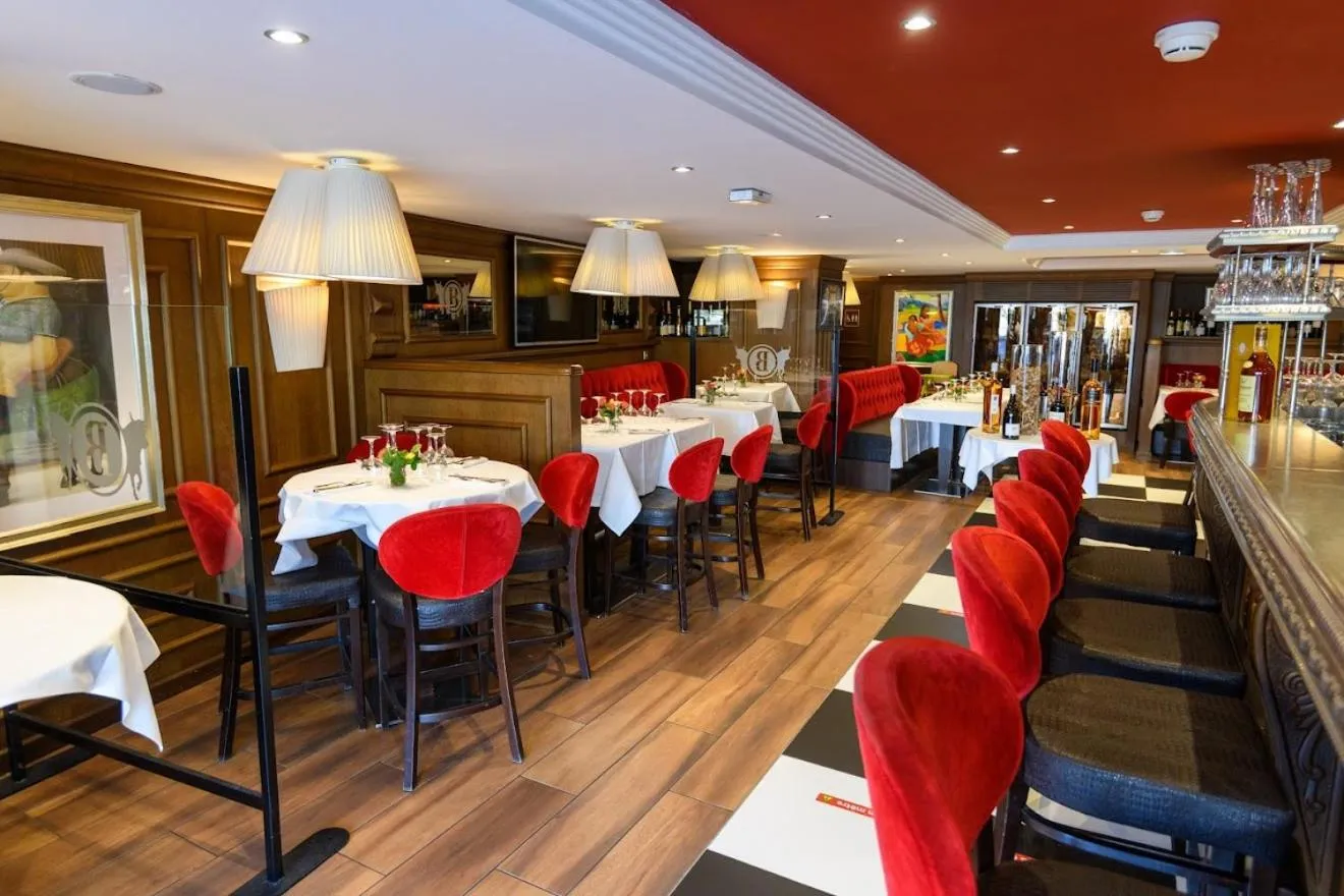 Restaurant/places to eat in Grand Hôtel d'Espagne