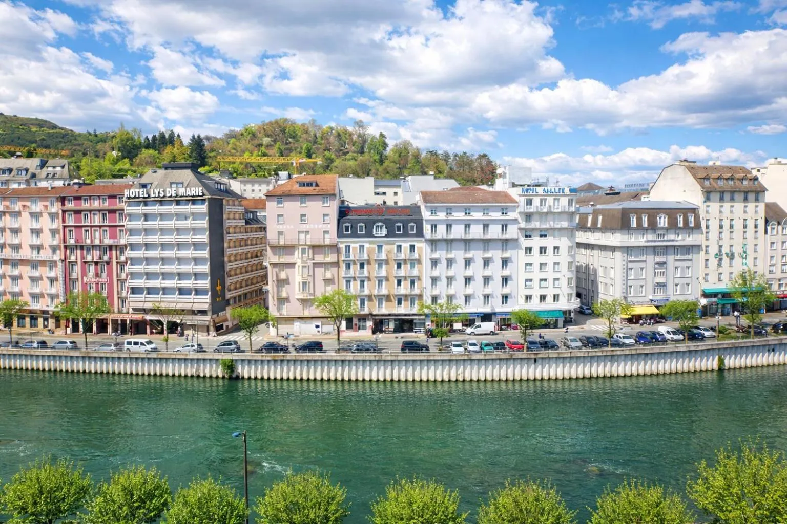 Property building in Grand Hôtel d'Espagne