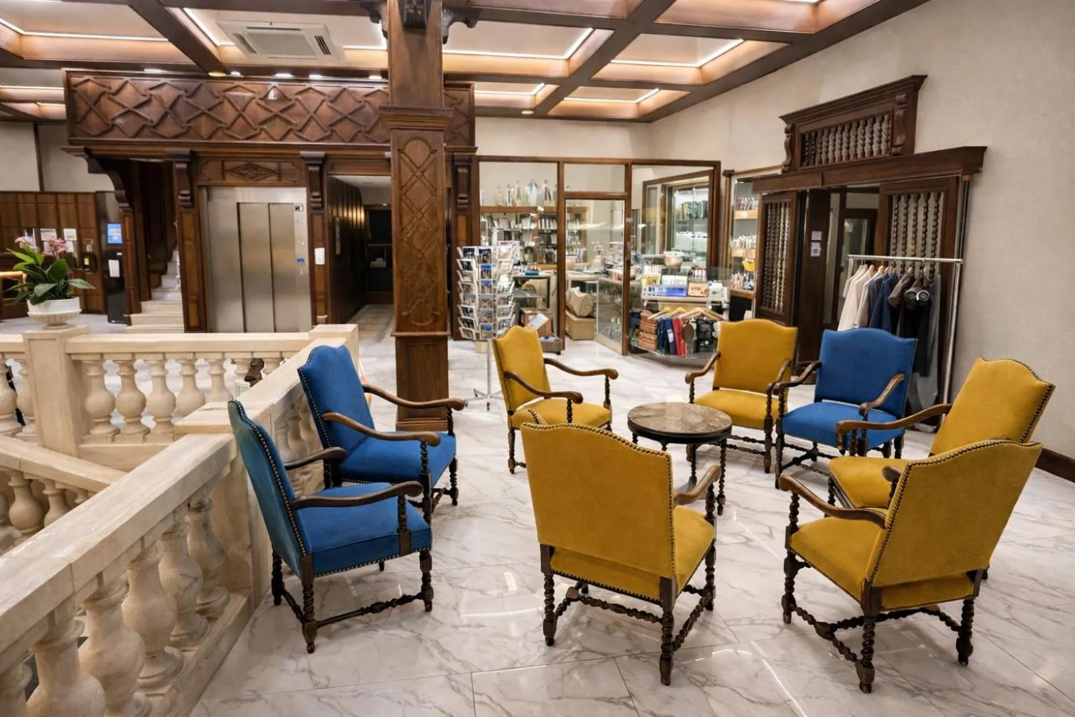 Property building in Grand Hôtel d'Espagne