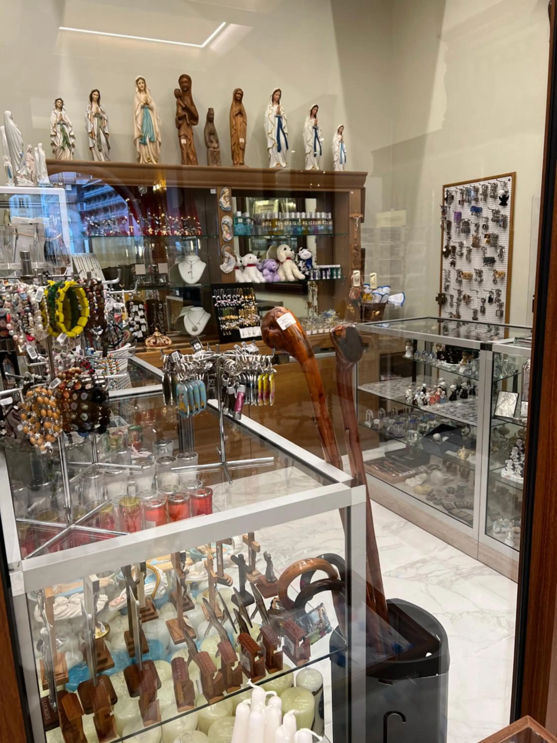 On-site shops in Grand Hôtel d'Espagne