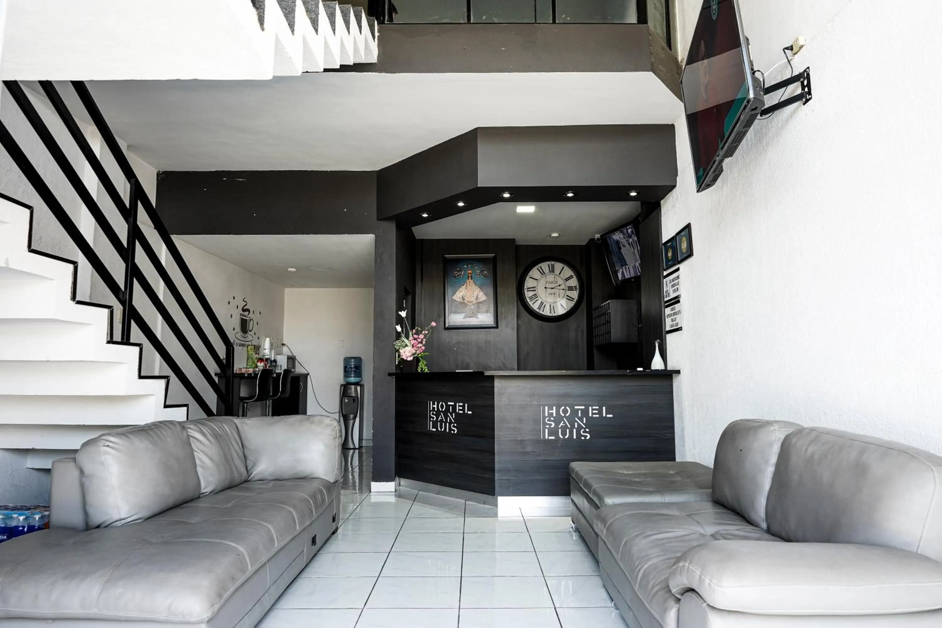 Lobby or reception in Hotel San Luis