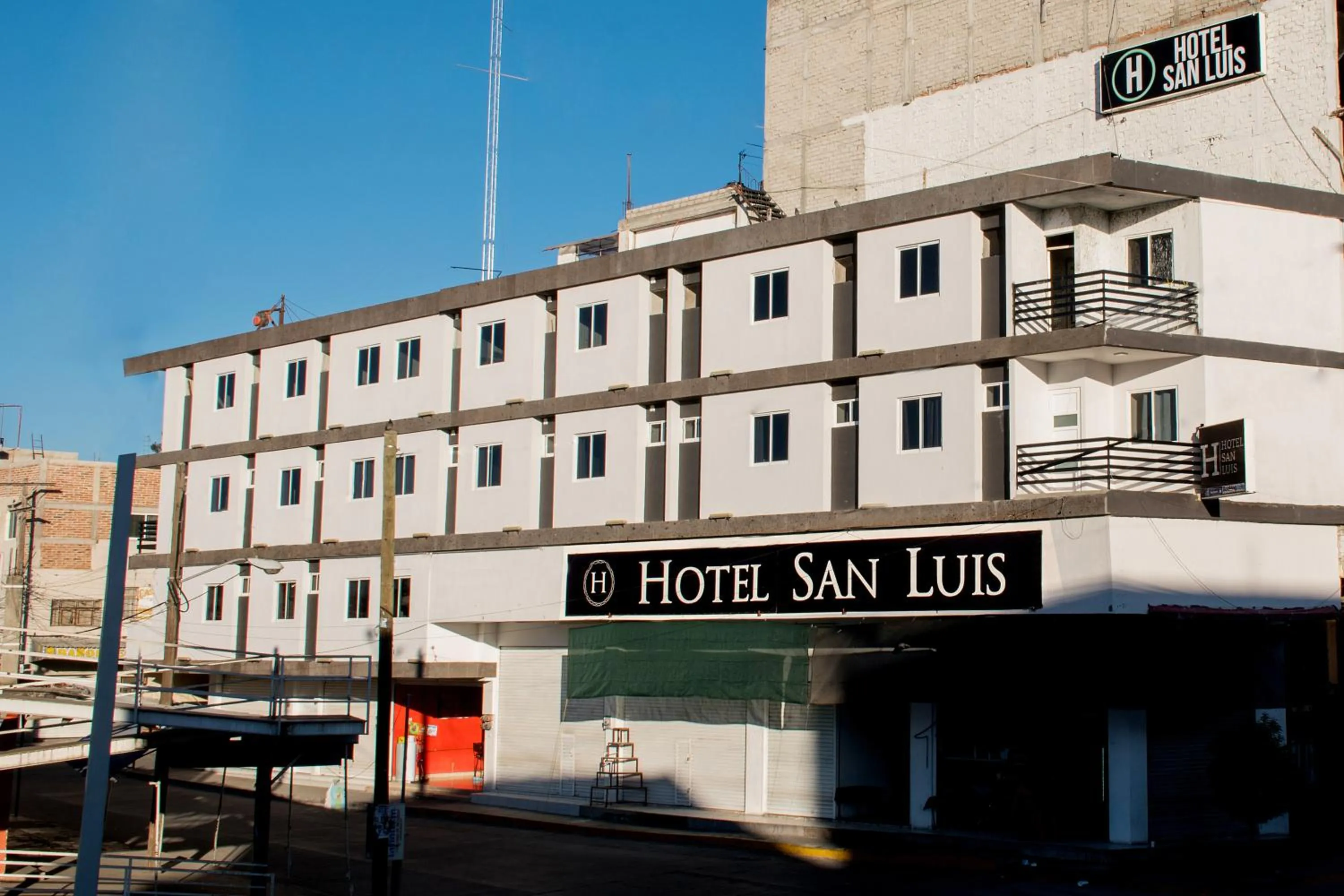 Property building in Hotel San Luis