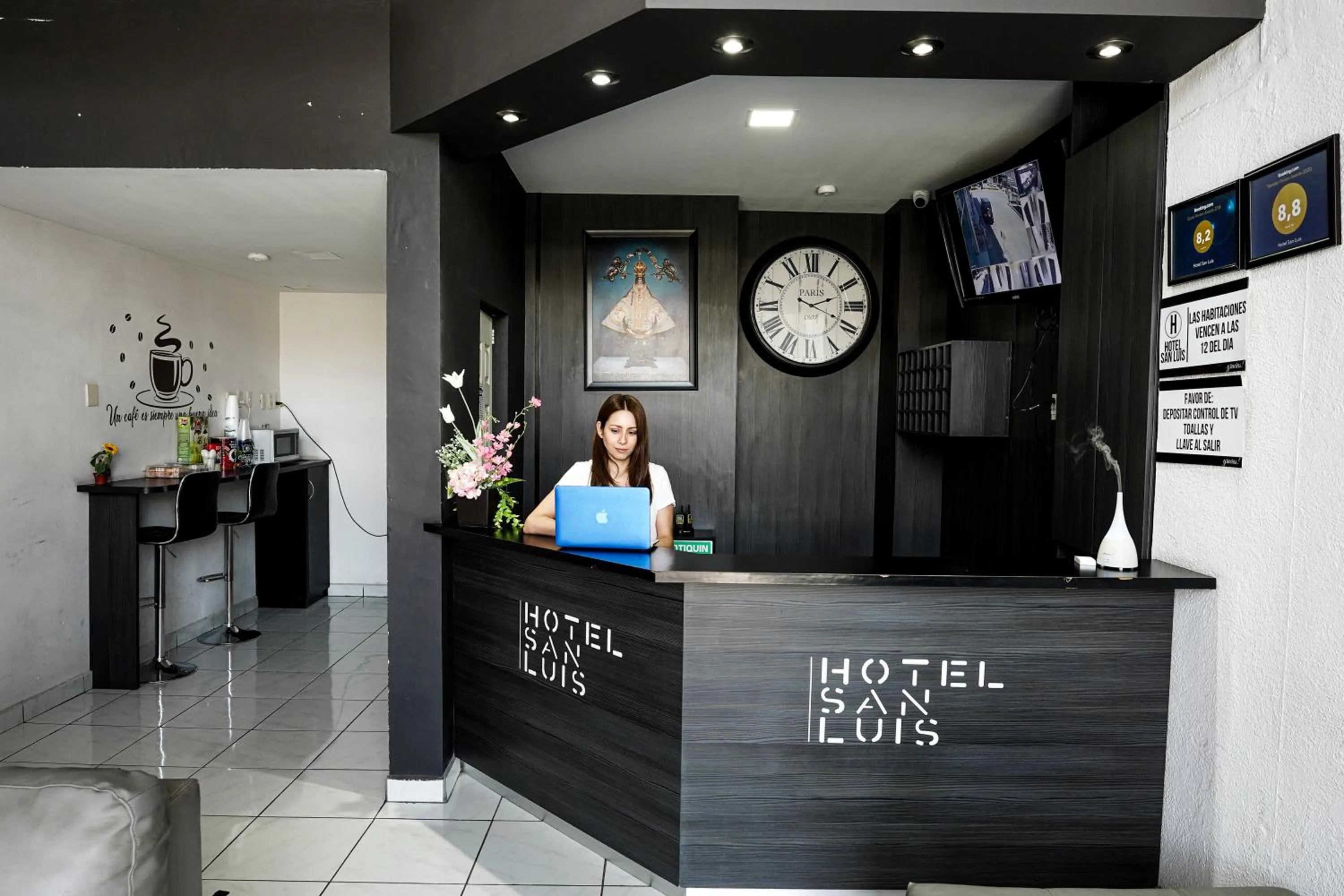 Staff in Hotel San Luis