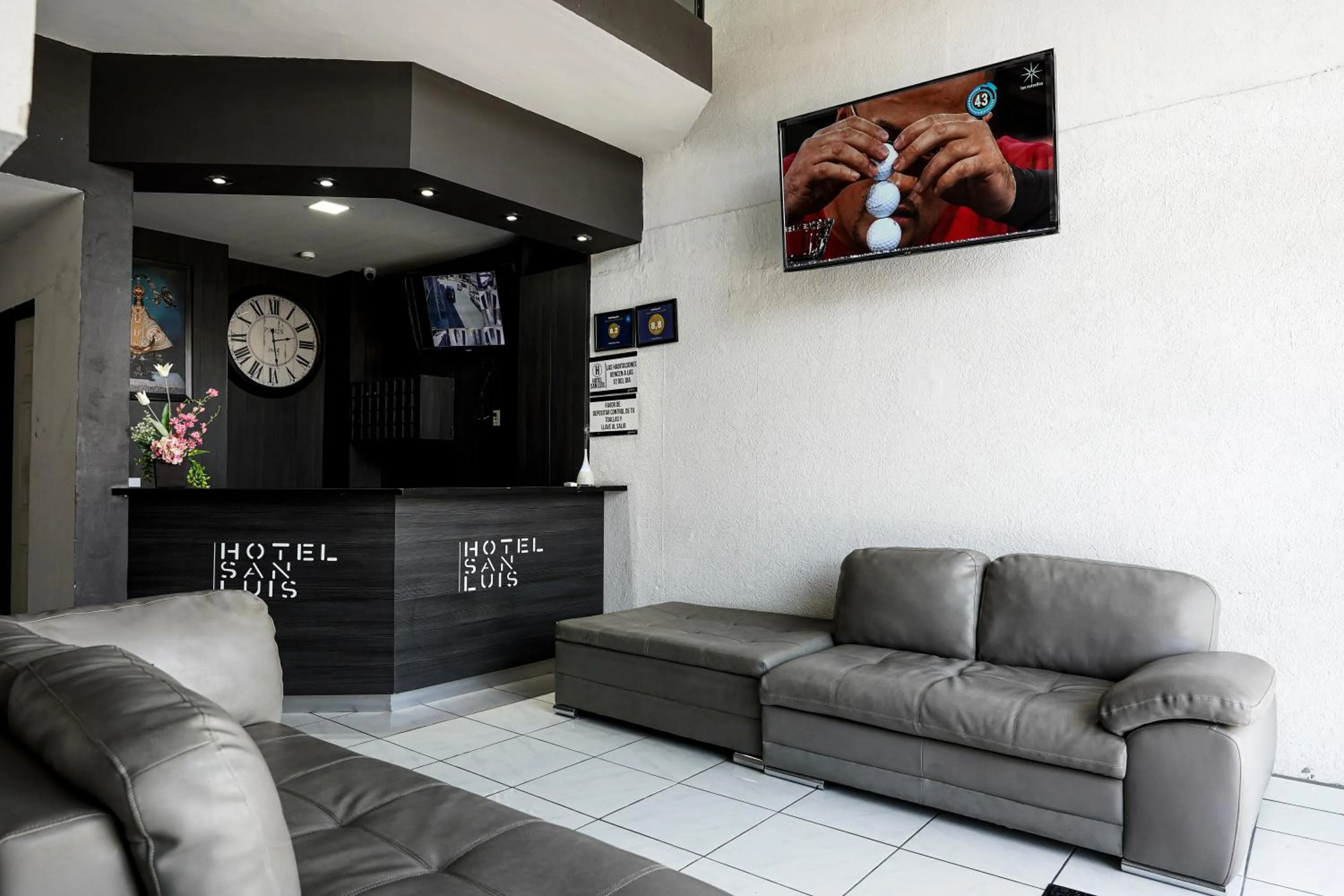 Lobby or reception in Hotel San Luis
