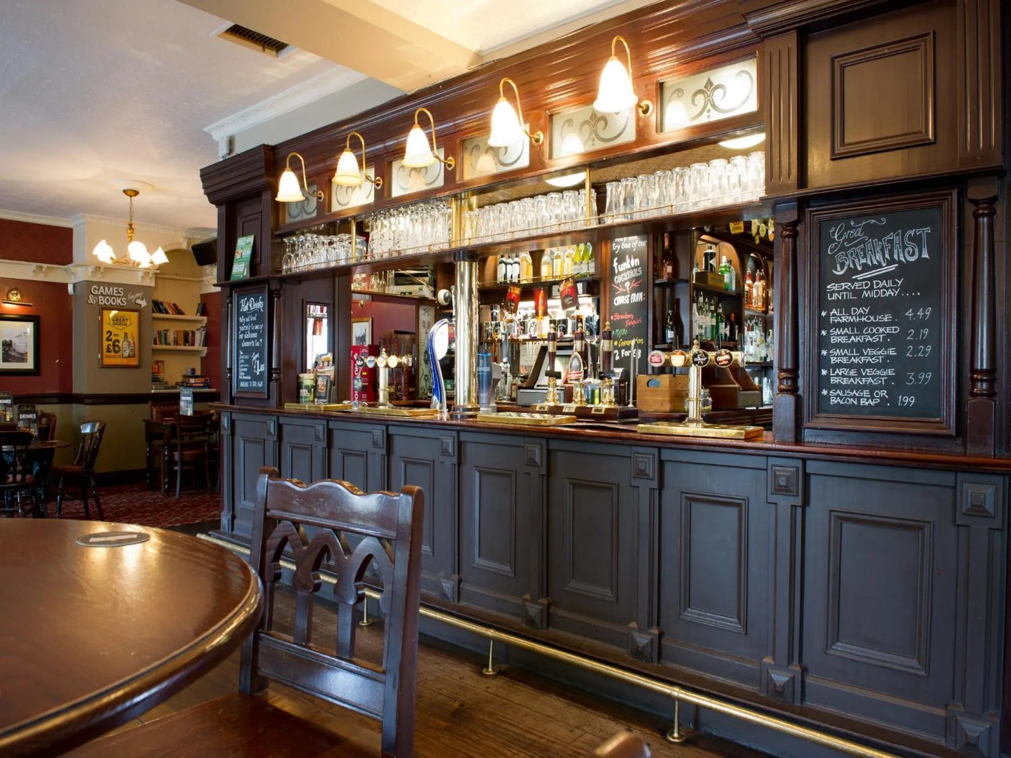 Lounge or bar in The Beverley by Innkeeper's Collection