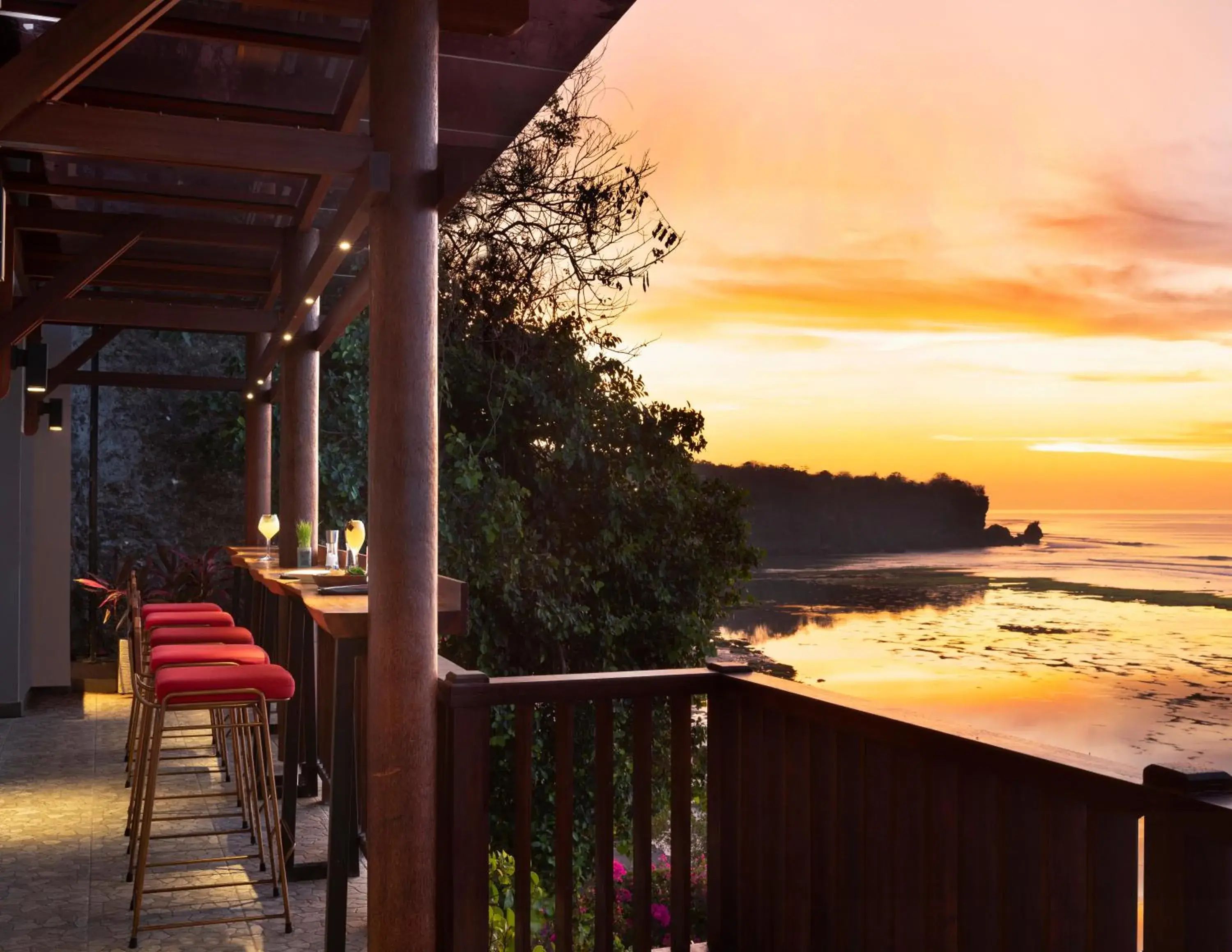 Restaurant/places to eat in Anantara Uluwatu Bali Resort Restaurant/places to eat in Anantara Uluwatu Bali Resort