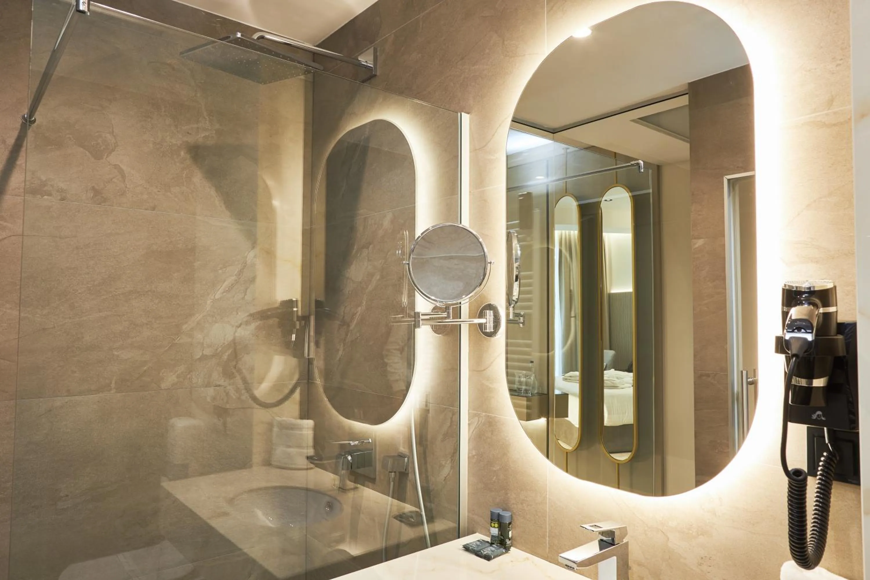 Bathroom in Hotel Mirror