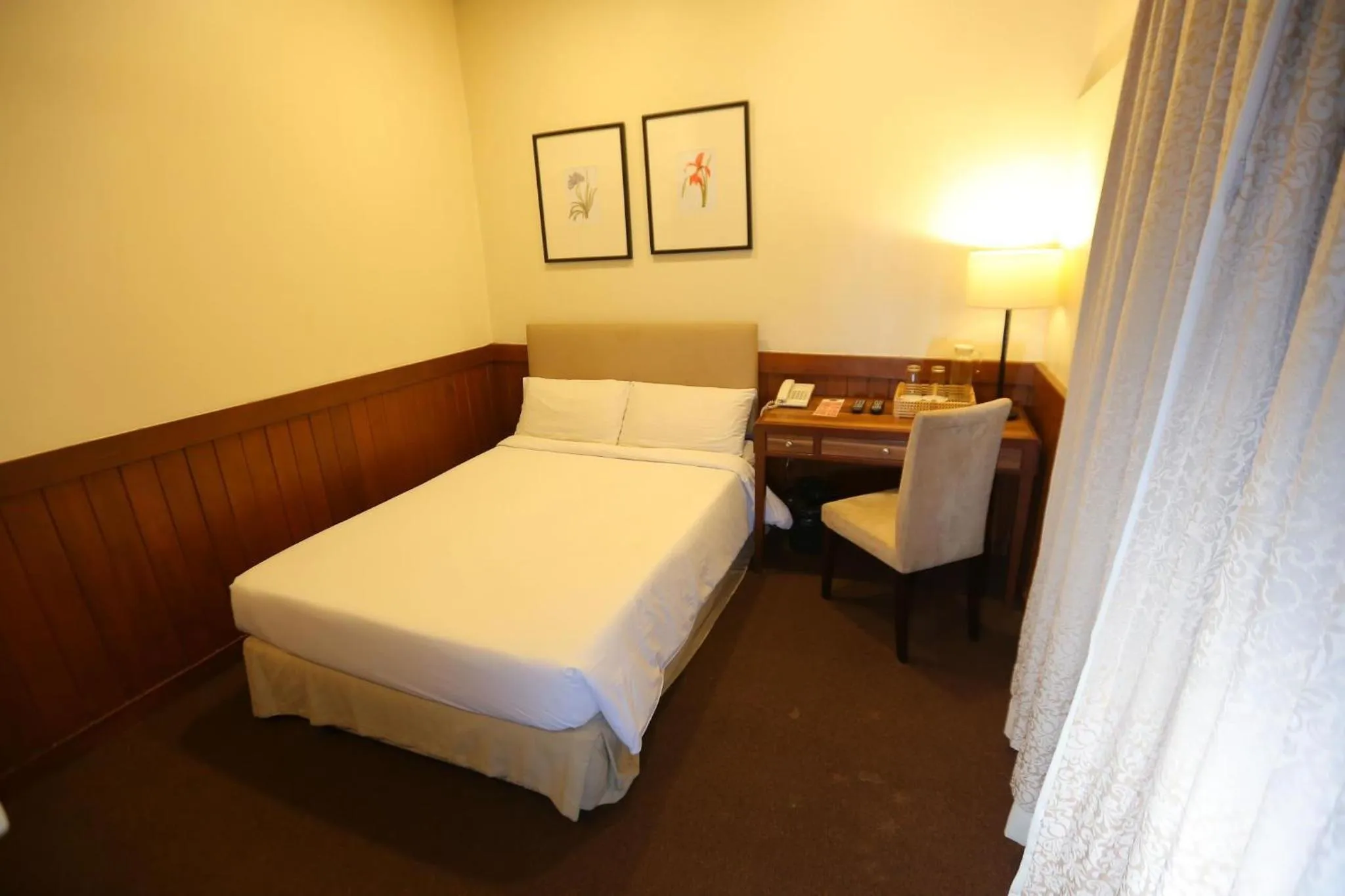 Bed in Casa Vallejo Hotel Baguio