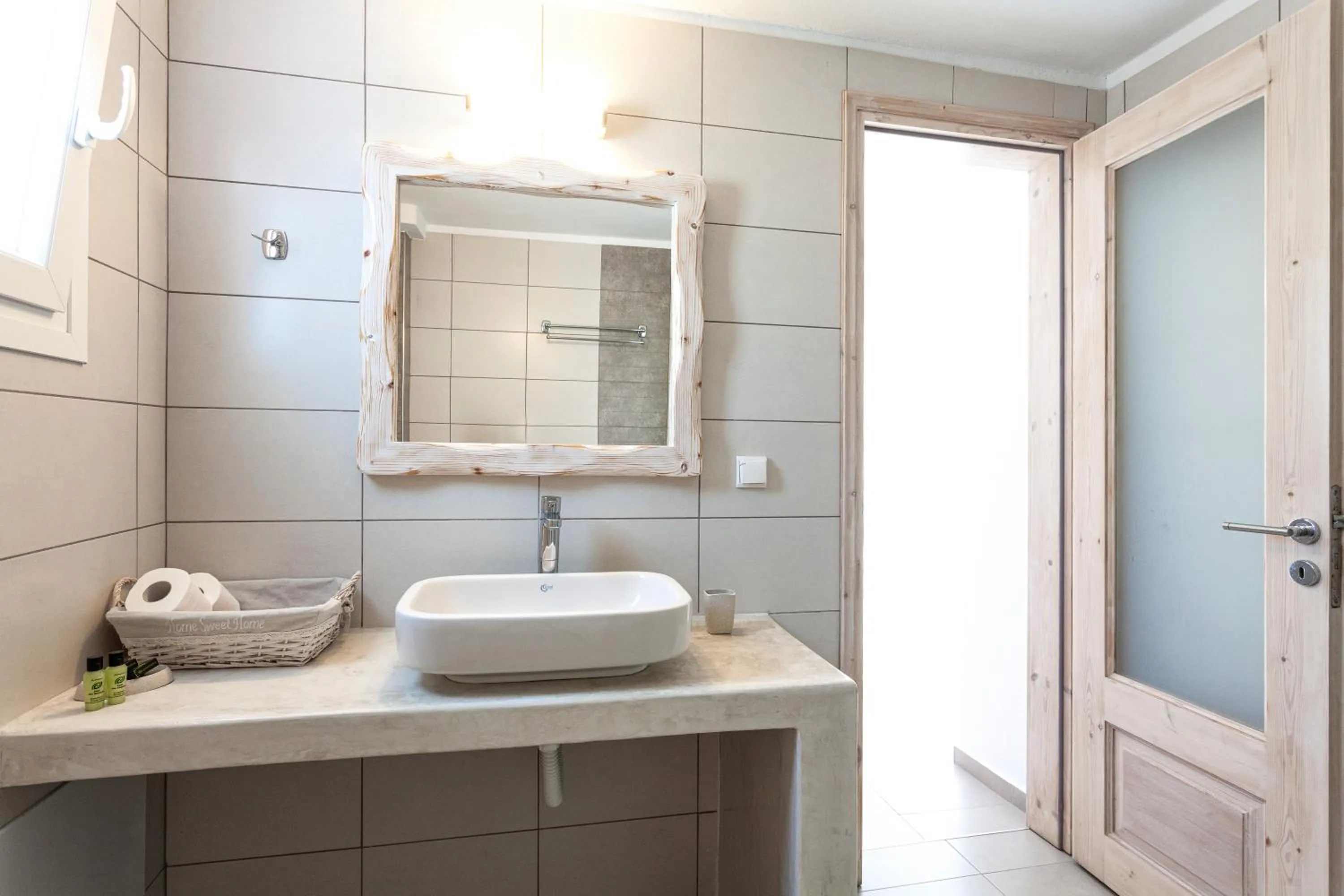 Bathroom in Caldera Butterfly Villas