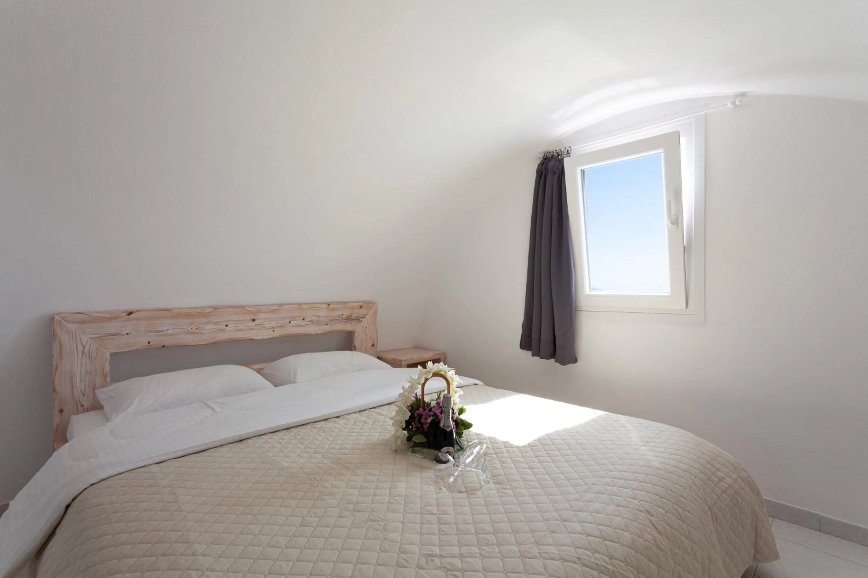 Bedroom, Bed in Caldera Butterfly Villas