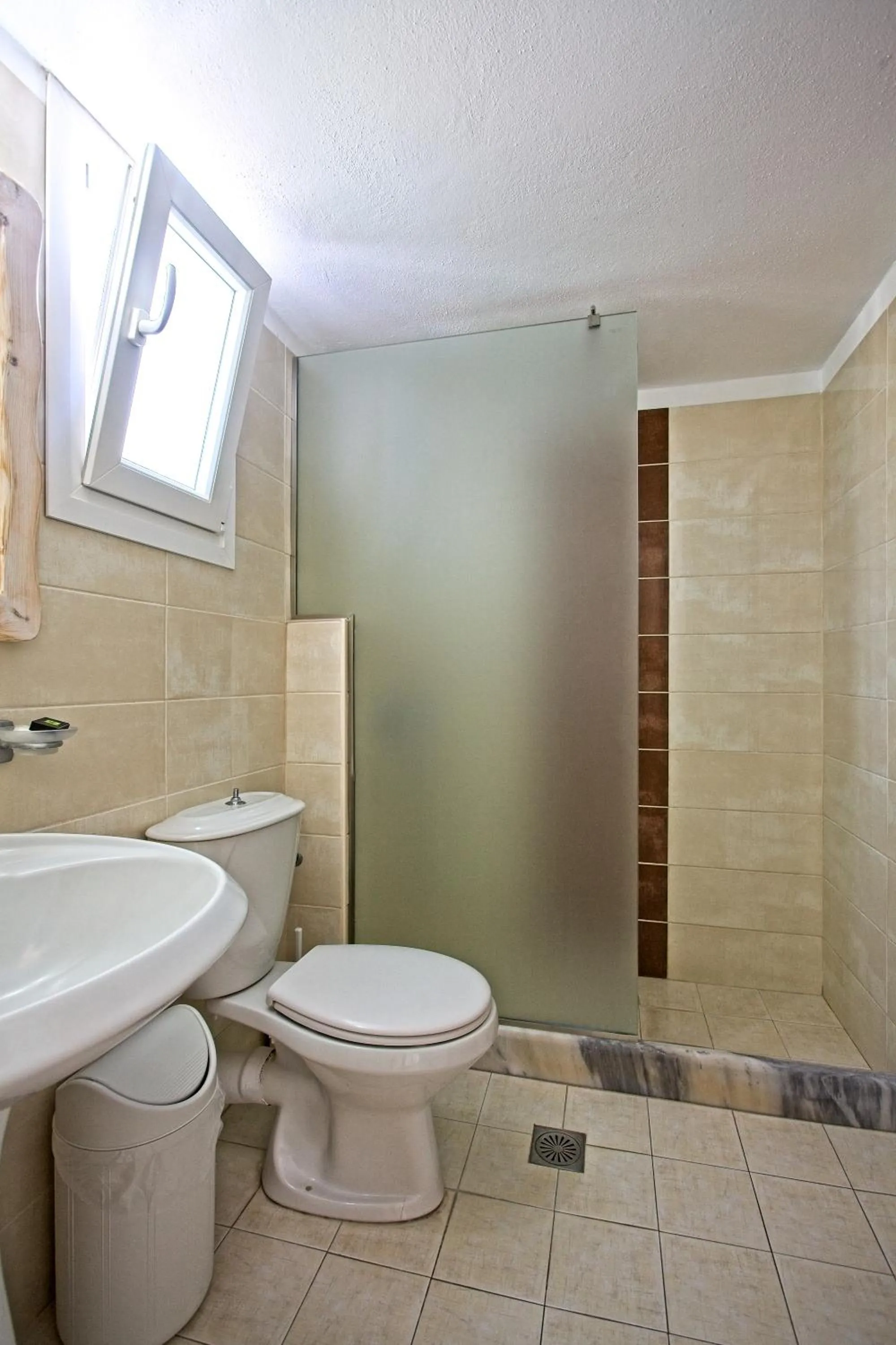 Bathroom in Caldera Butterfly Villas