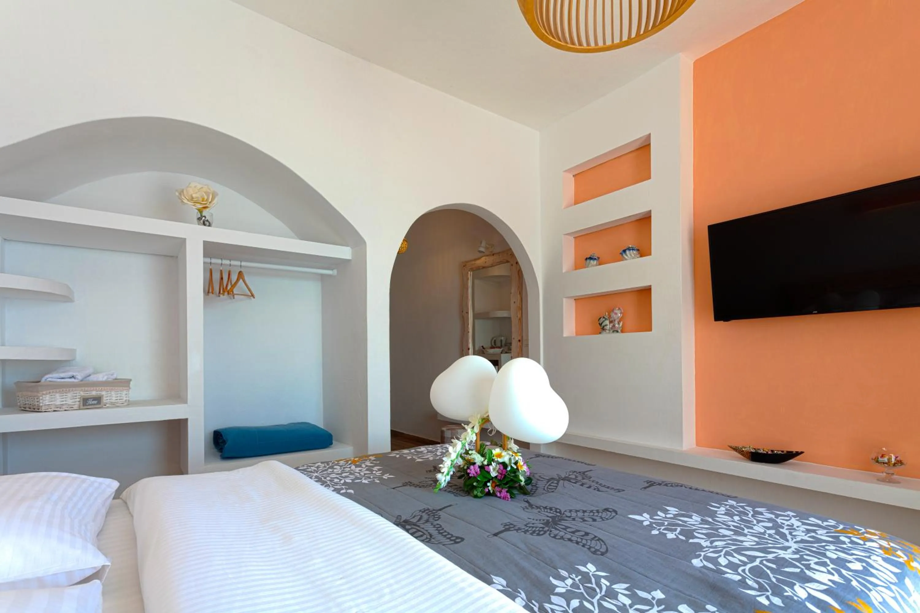 Bedroom, Bed in Caldera Butterfly Villas