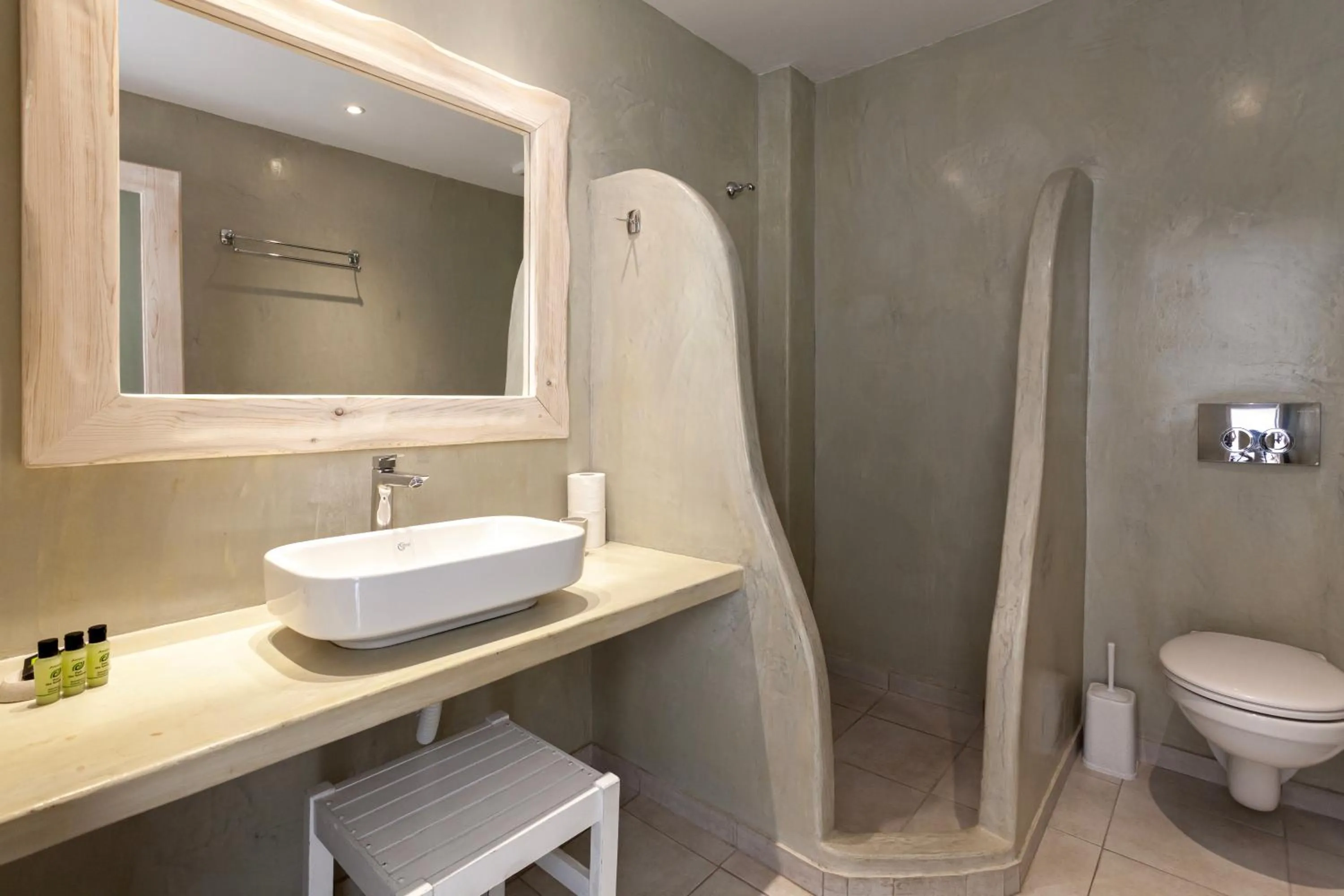 Bathroom in Caldera Butterfly Villas