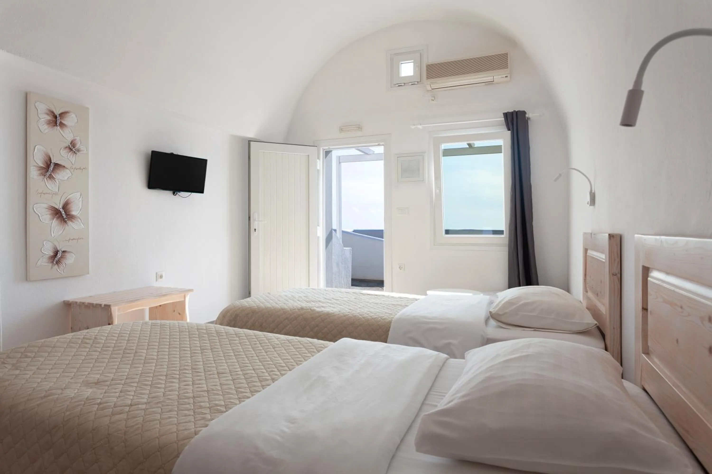Bedroom, Bed in Caldera Butterfly Villas