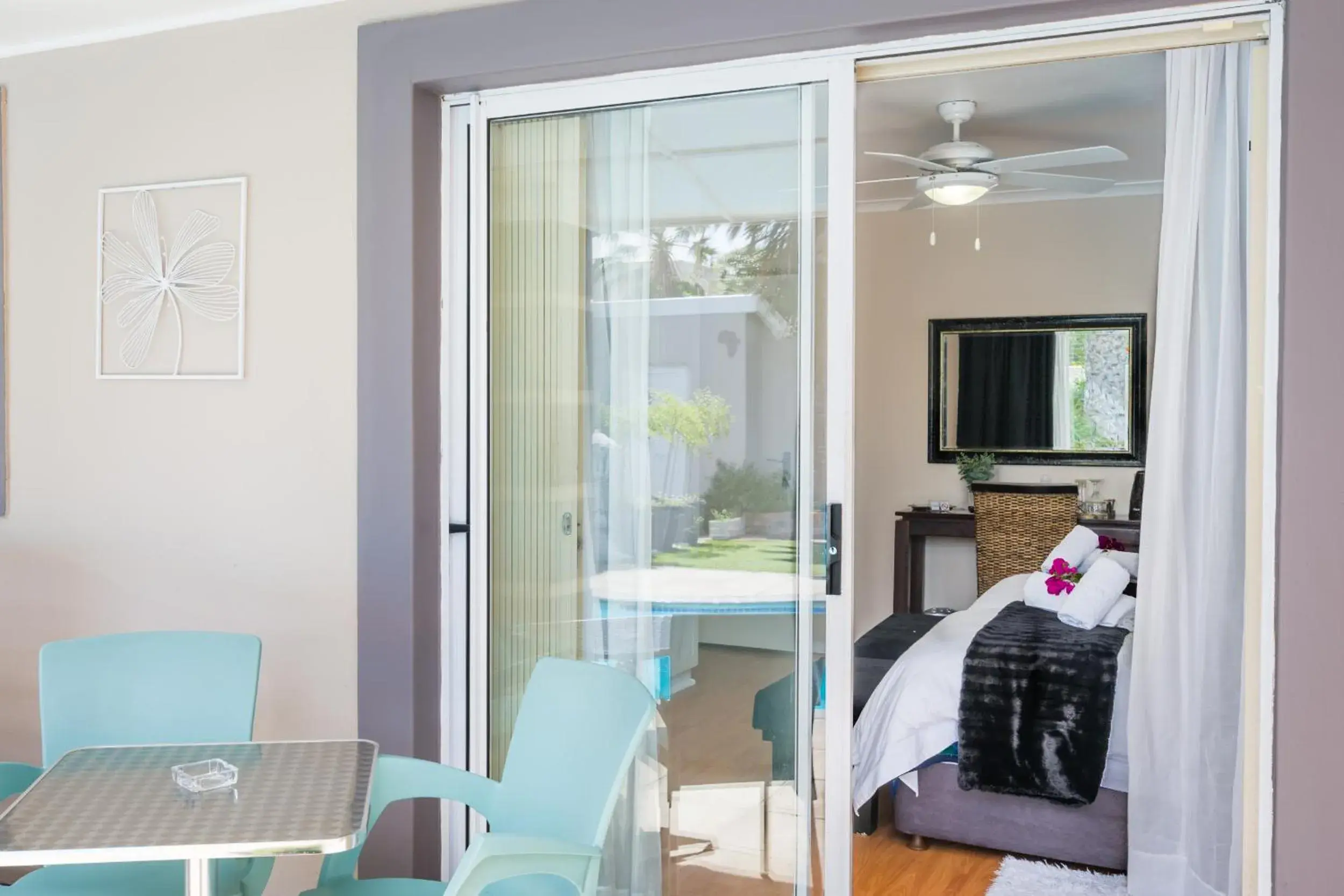 Twin Room with Pool View - single occupancy in Atlantic Beach Villa Twin Room with Pool View - single occupancy in Atlantic Beach Villa