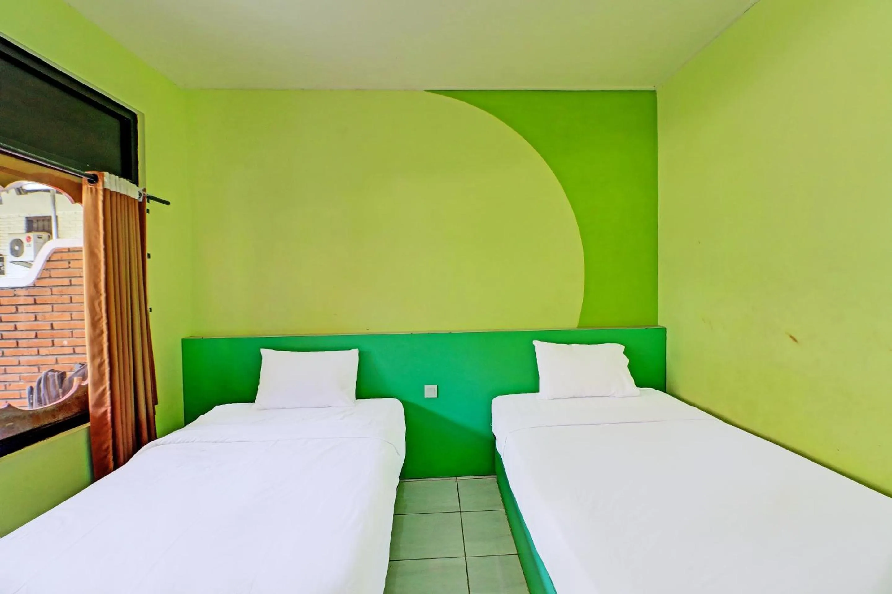 Bedroom in SUPER OYO 91870 Warna Kedaton