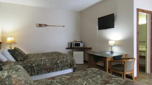 Photo of the whole room, Bed in Tug Hill Resort