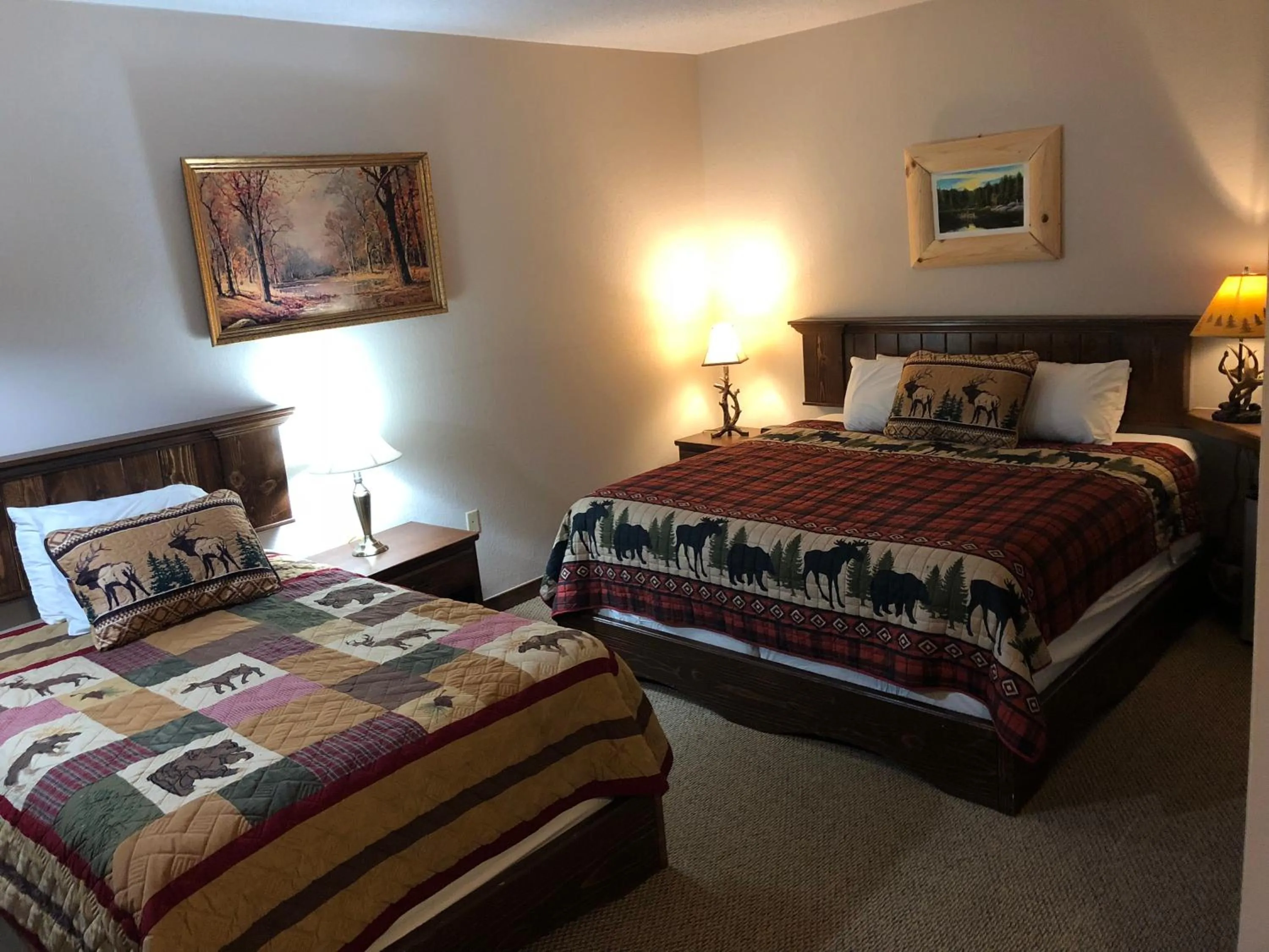 Photo of the whole room, Bed in Tug Hill Resort