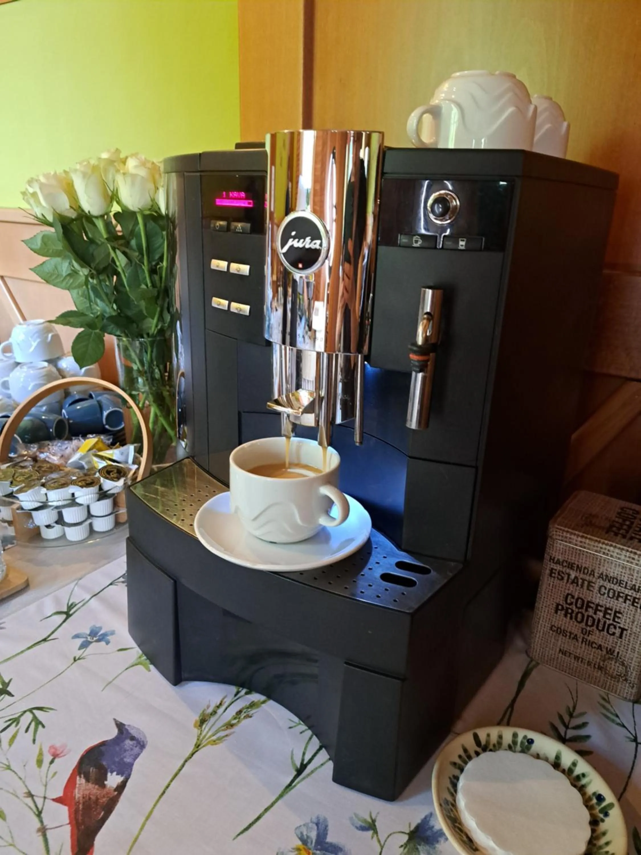 Restaurant/places to eat in Greenwood hotel