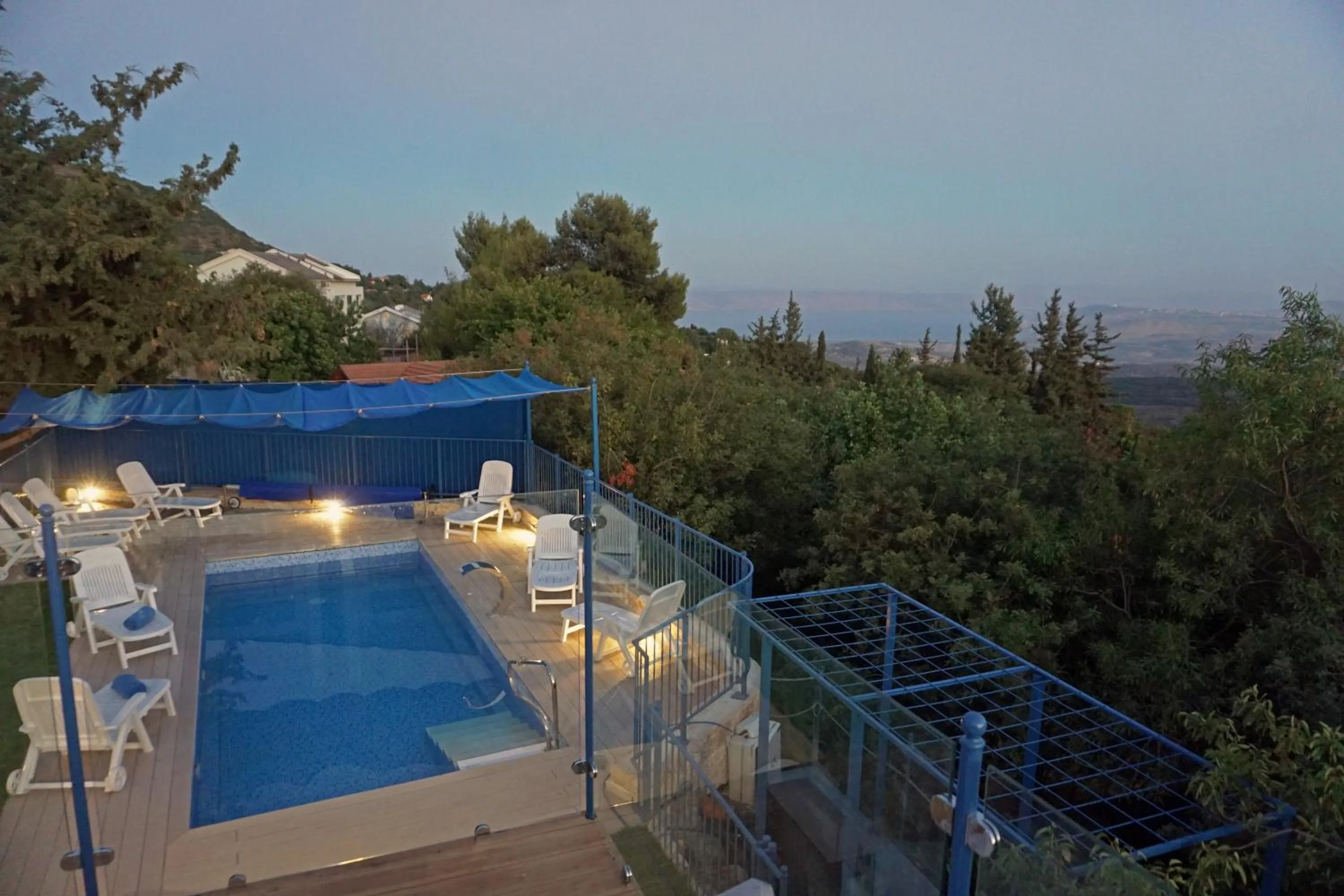 Swimming pool in Ohn-Bar Guesthouse