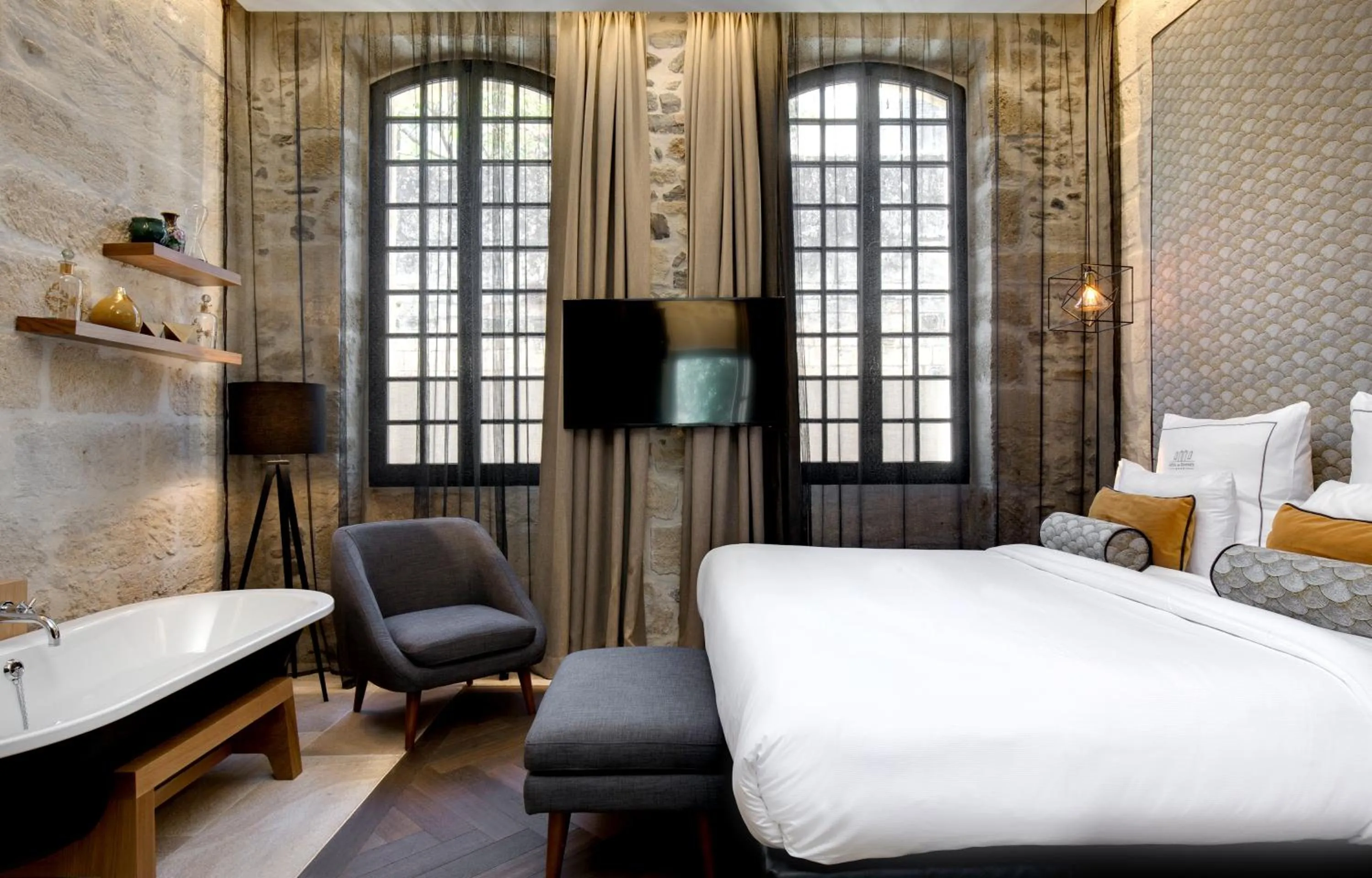 TV and multimedia, Bed in Boutique Hôtel des Remparts & Spa