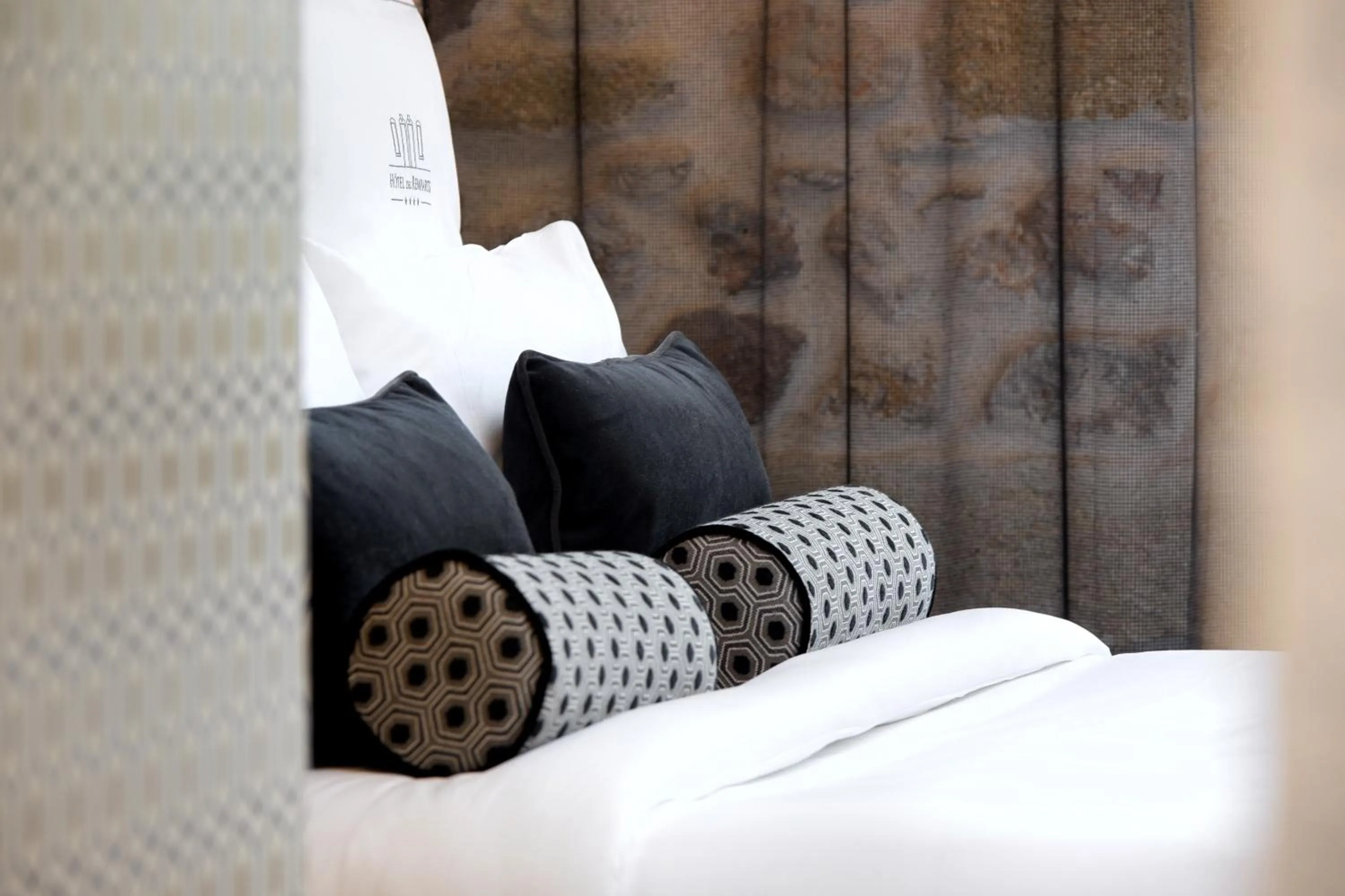 Decorative detail, Bed in Boutique Hôtel des Remparts & Spa
