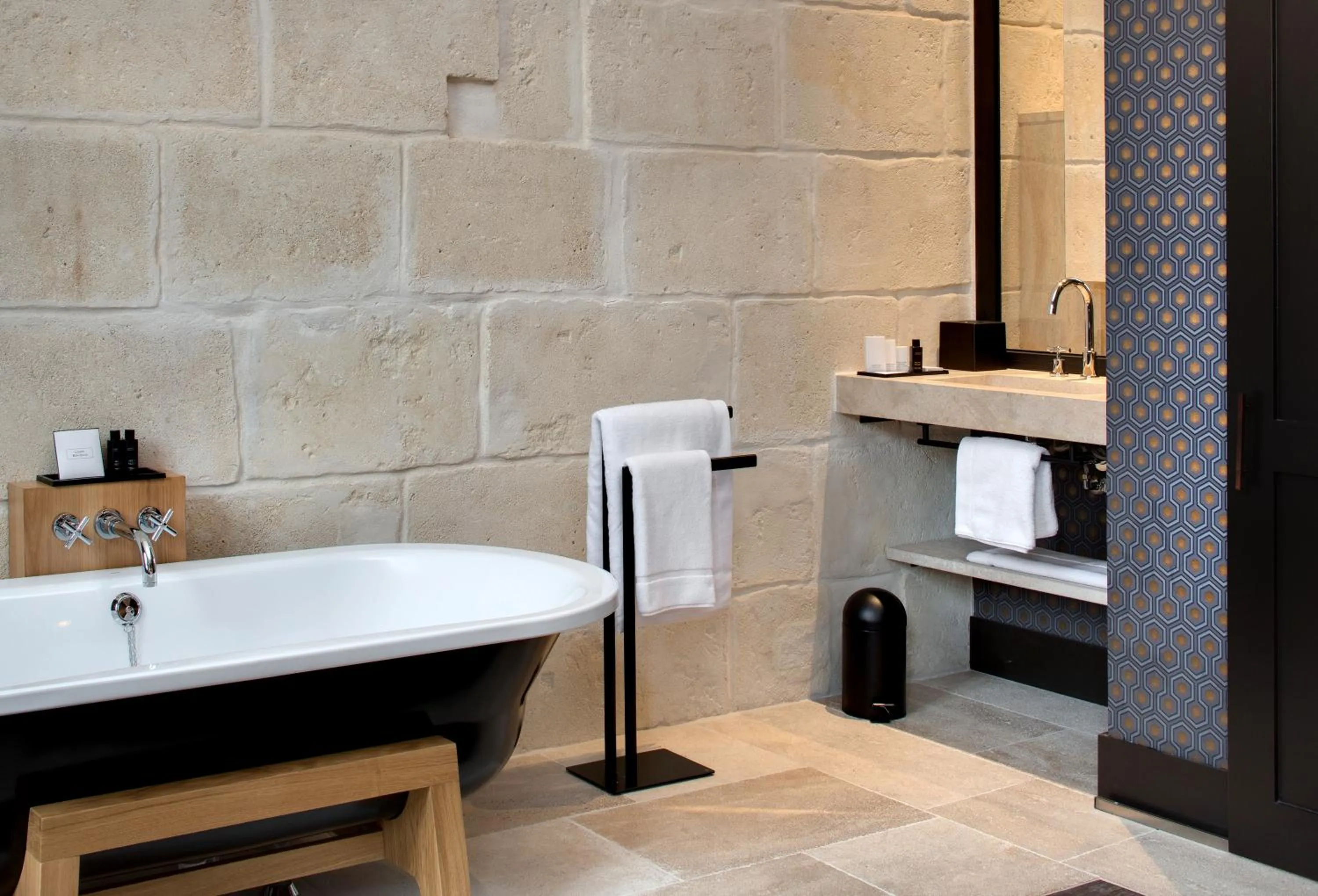 Bathroom in Boutique Hôtel des Remparts & Spa