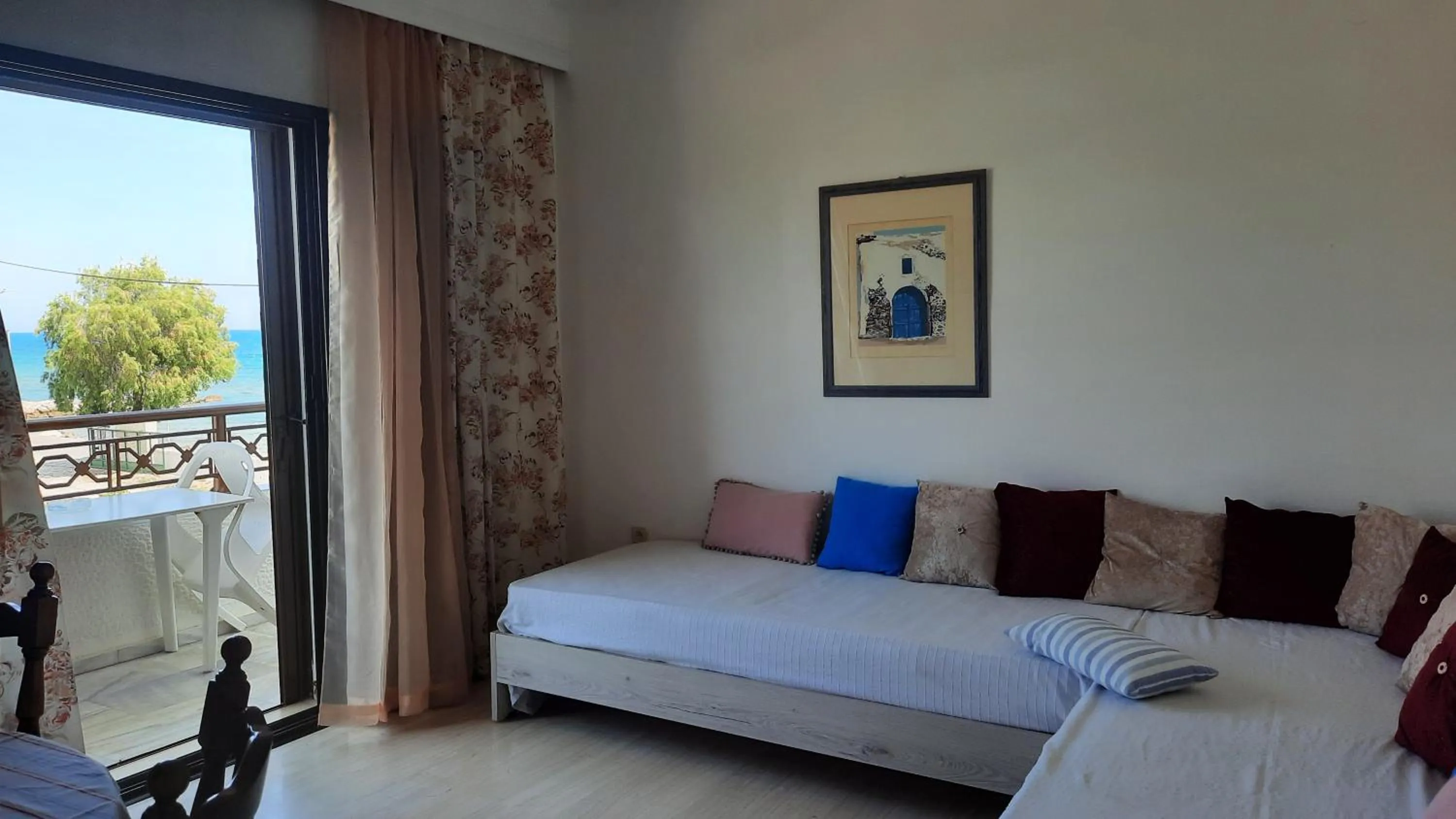 Living room in Chris Studios & Apartments