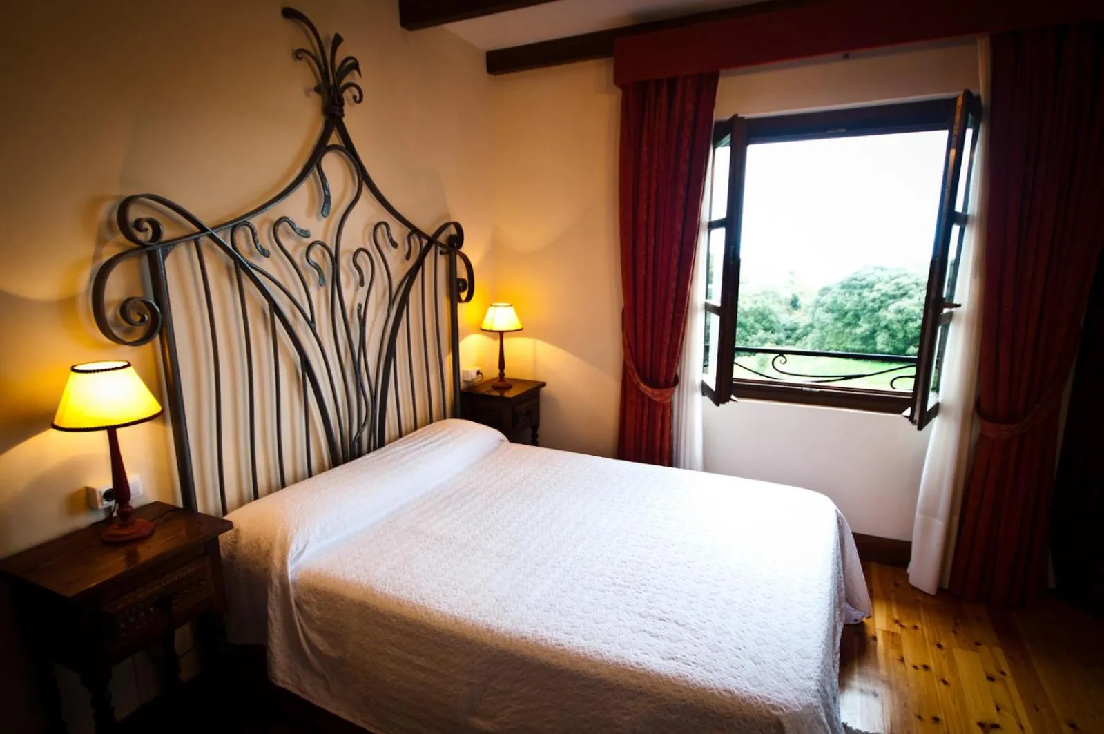 Bed in Hotel Villa Miramar