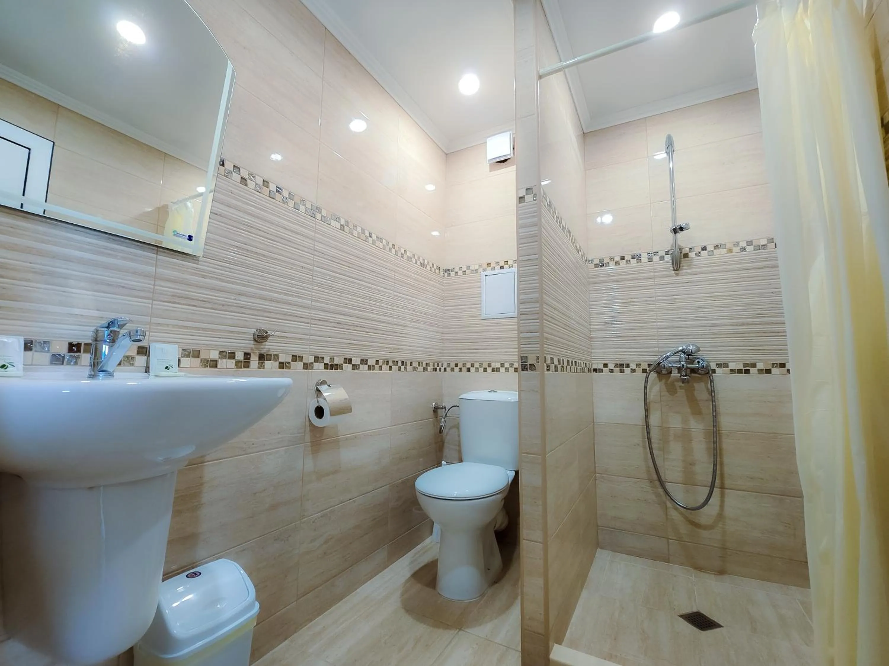 Quadruple Room with Balcony in Family Hotel "Slavianska dusha" - FREE PARKING