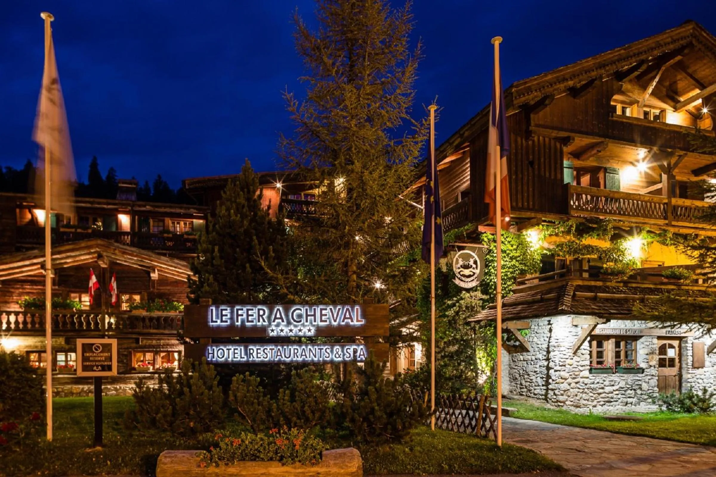 Facade/entrance in Fer à Cheval