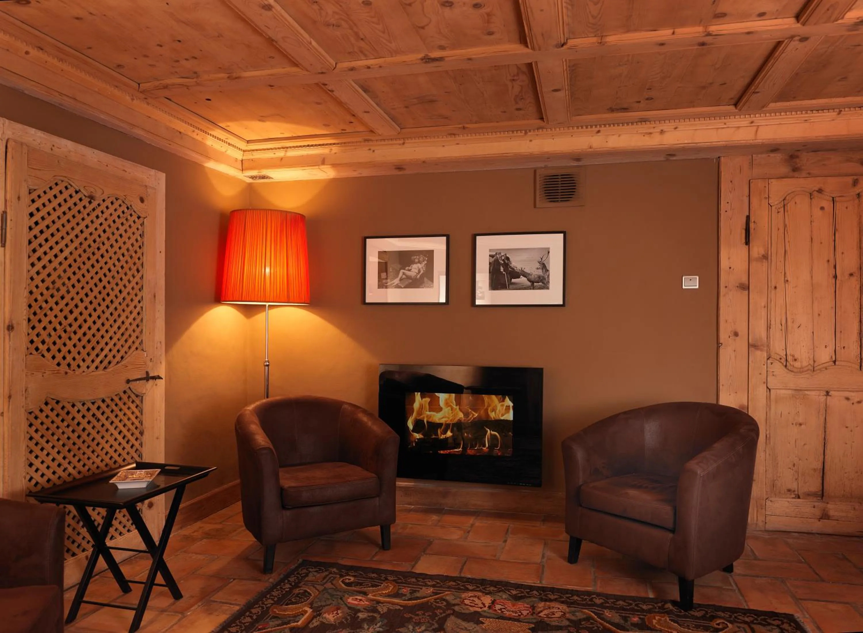 Seating area in Fer à Cheval