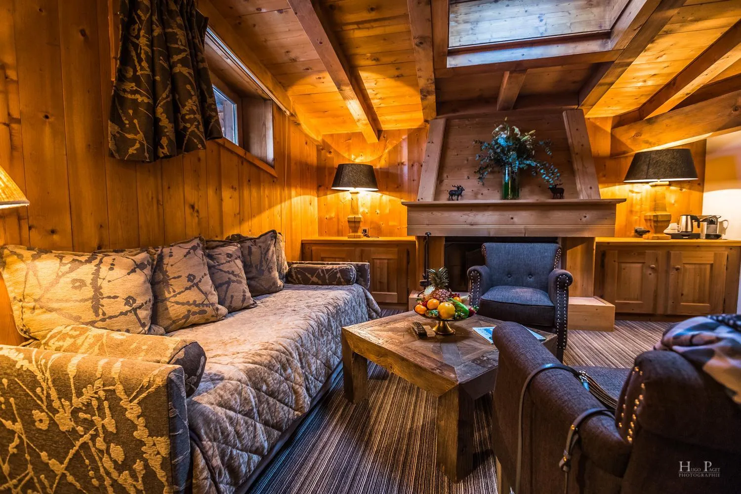 Seating area in Fer à Cheval