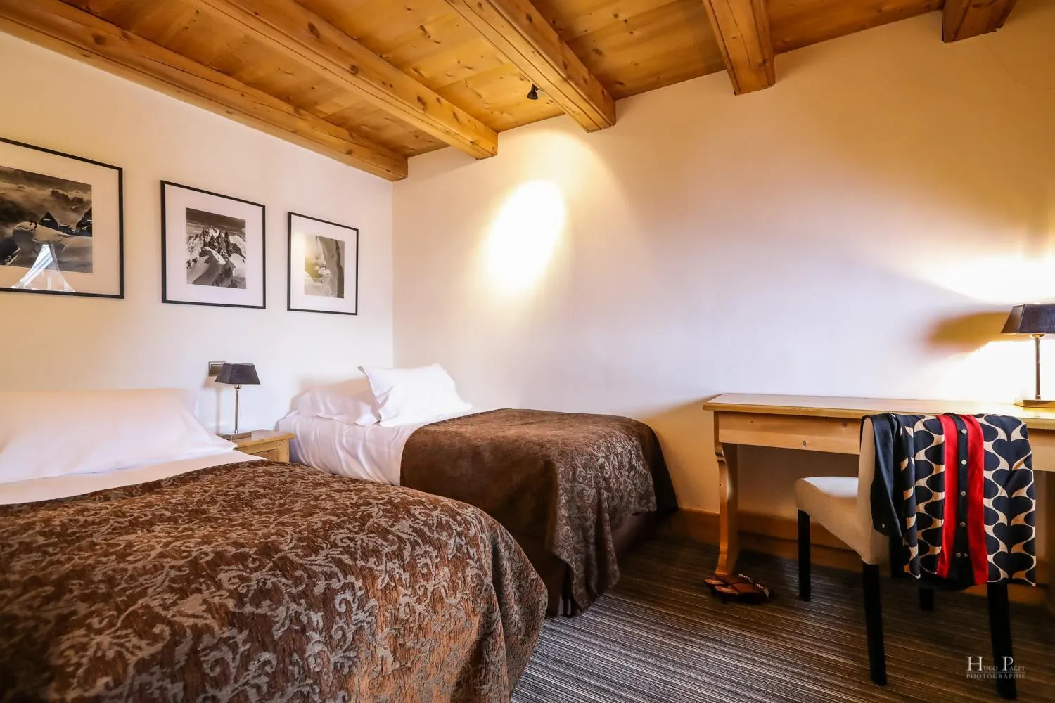 Bedroom, Bed in Fer à Cheval