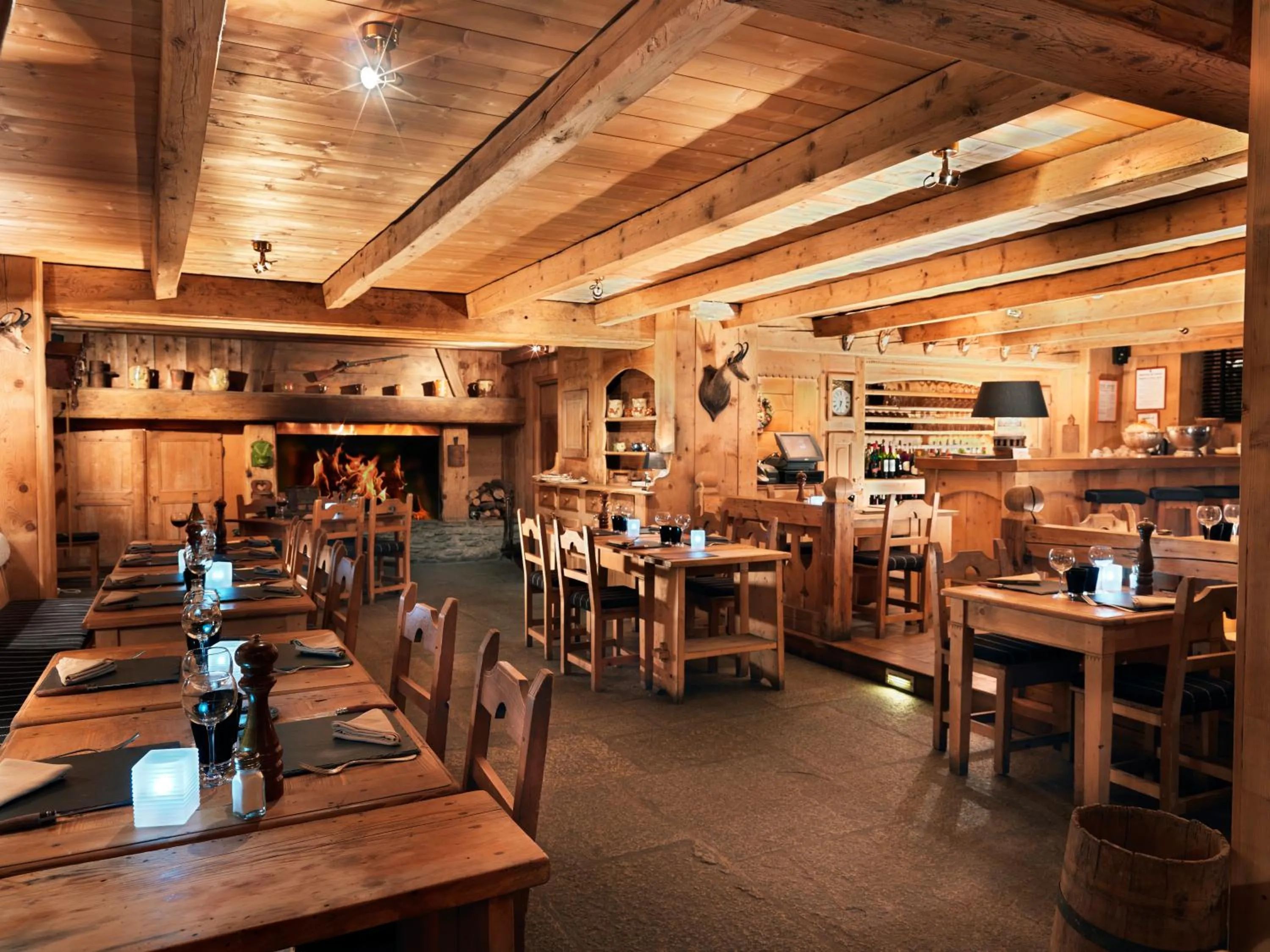 Restaurant/places to eat in Fer à Cheval