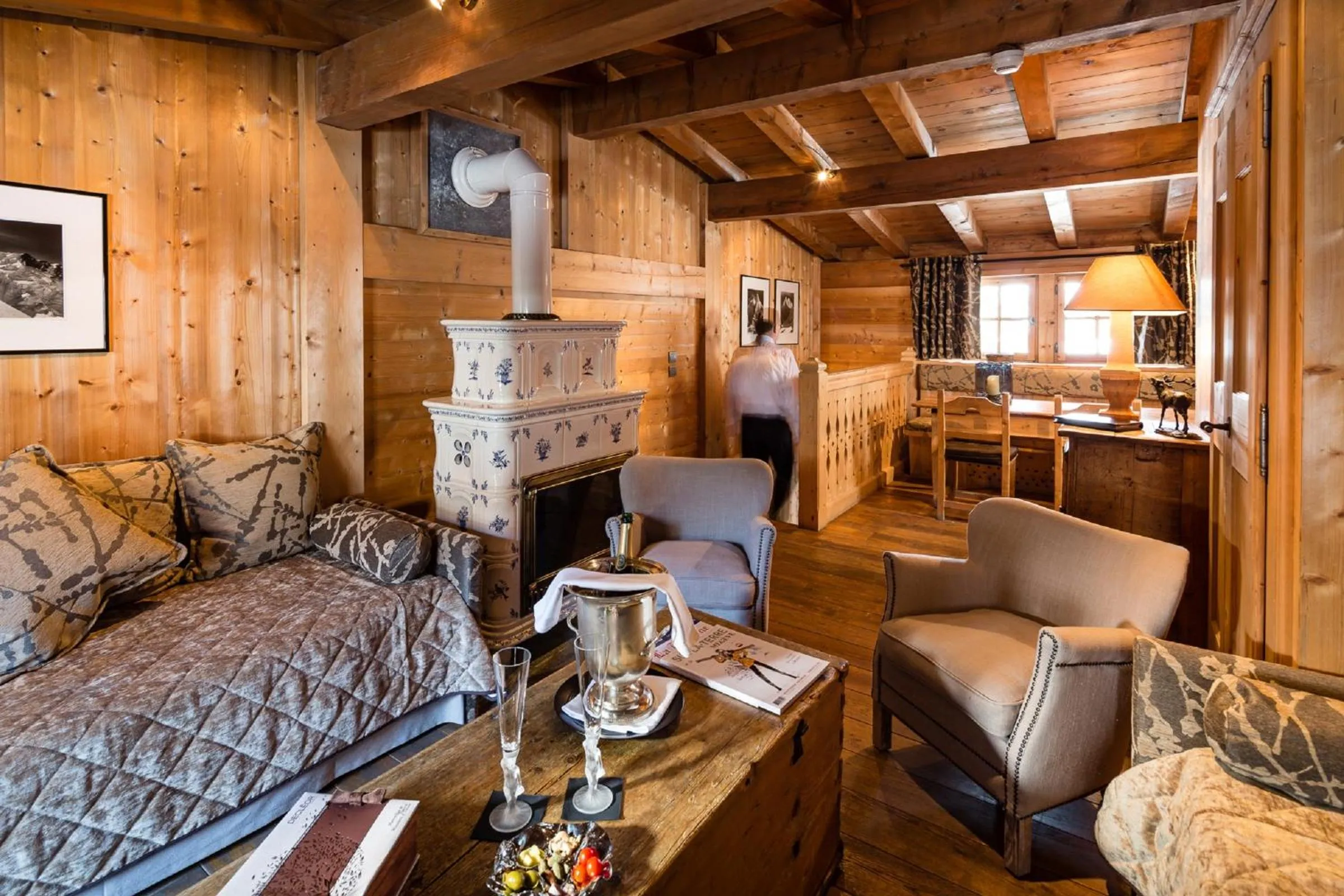 Seating area in Fer à Cheval