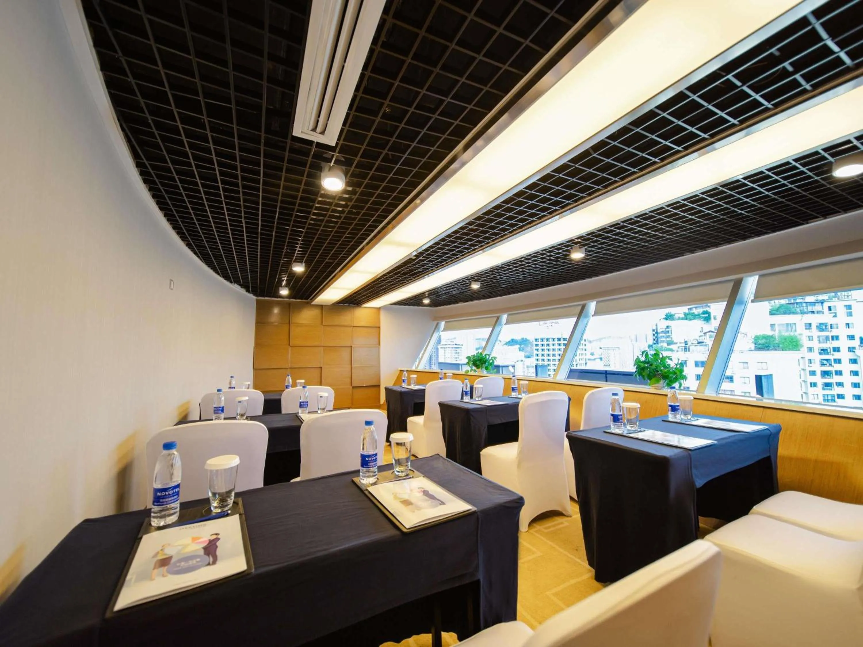 Meeting/conference room in Novotel Guiyang Downtown