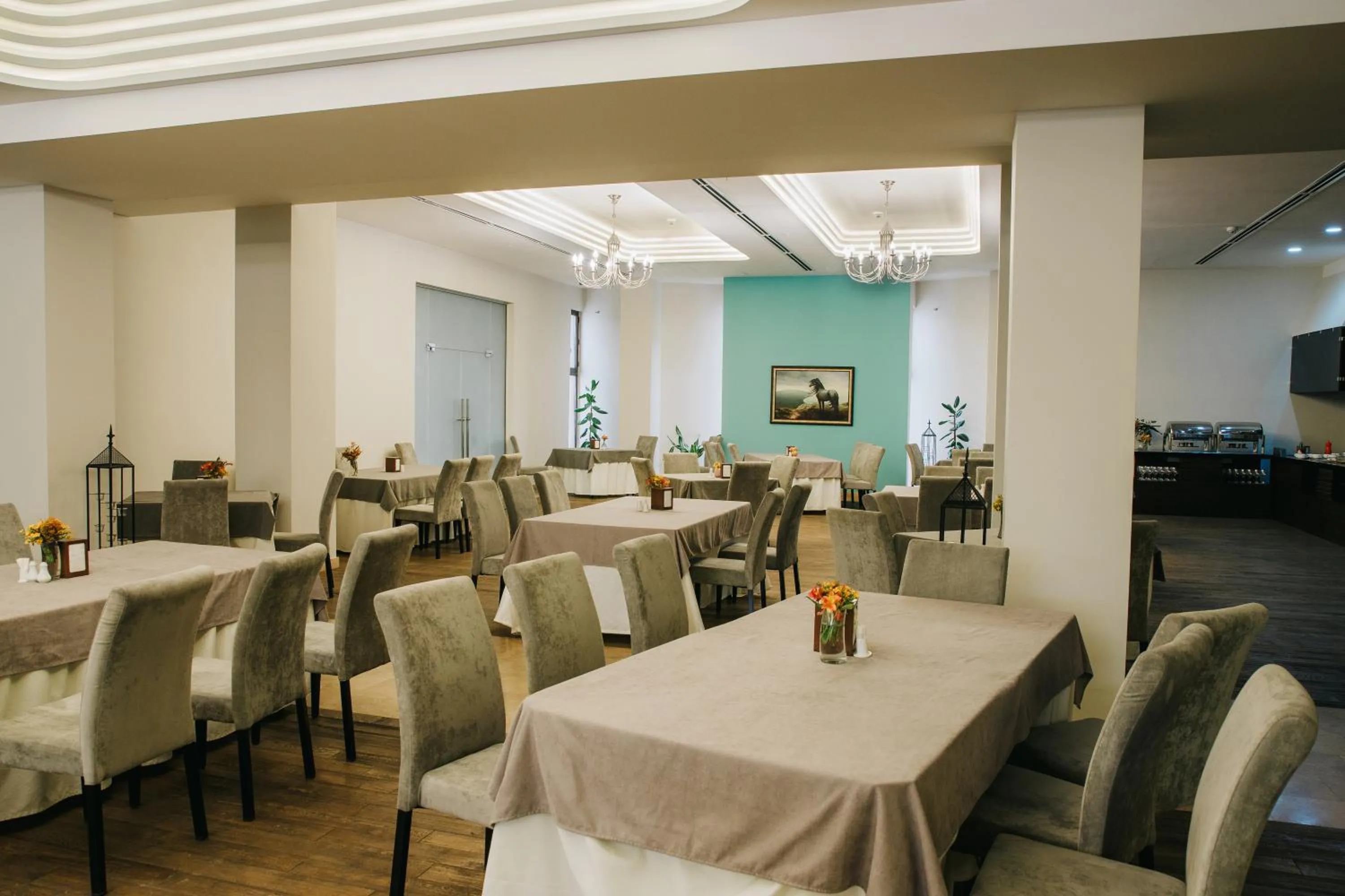 Restaurant/places to eat in President Hotel by Hrazdan Hotel CJSC